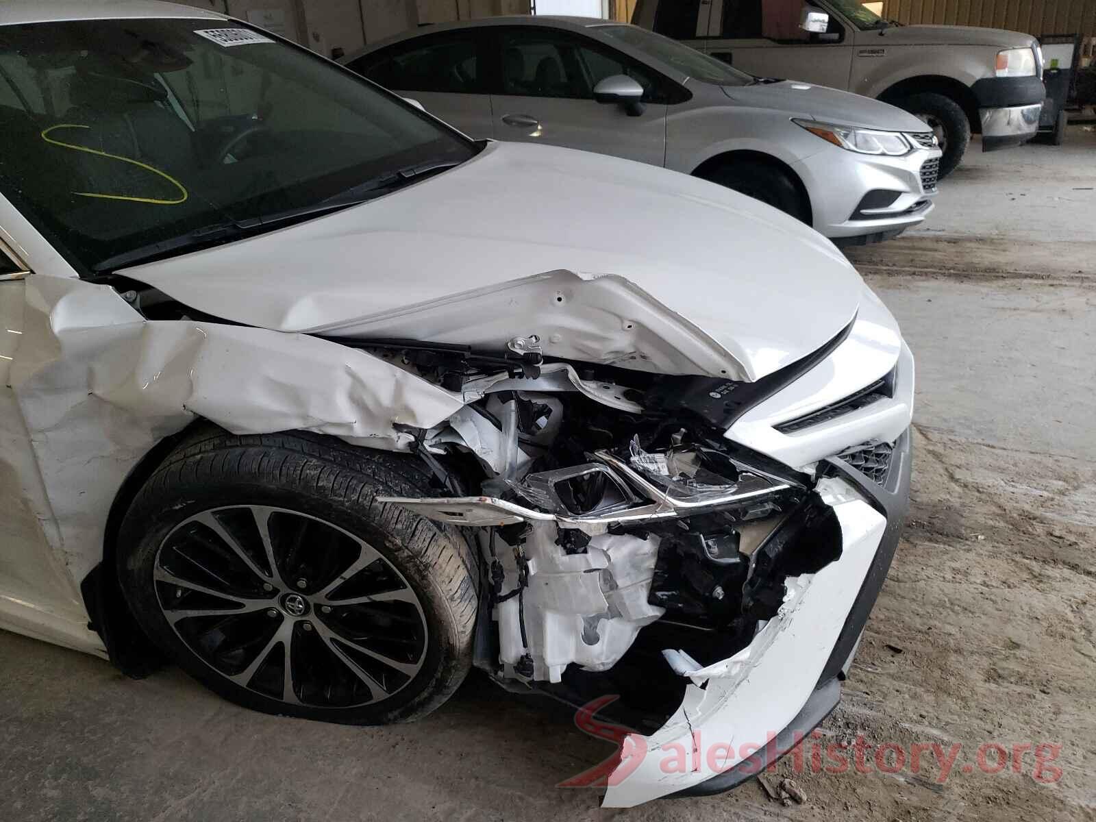 4T1B11HK0JU610567 2018 TOYOTA CAMRY