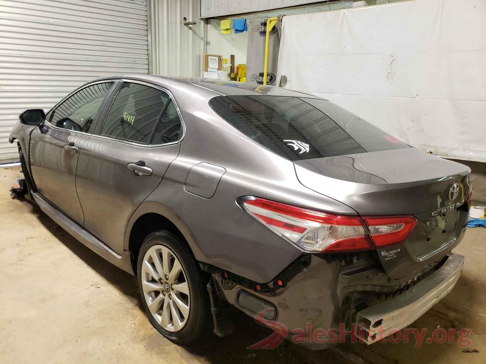 4T1B11HK2JU115500 2018 TOYOTA CAMRY