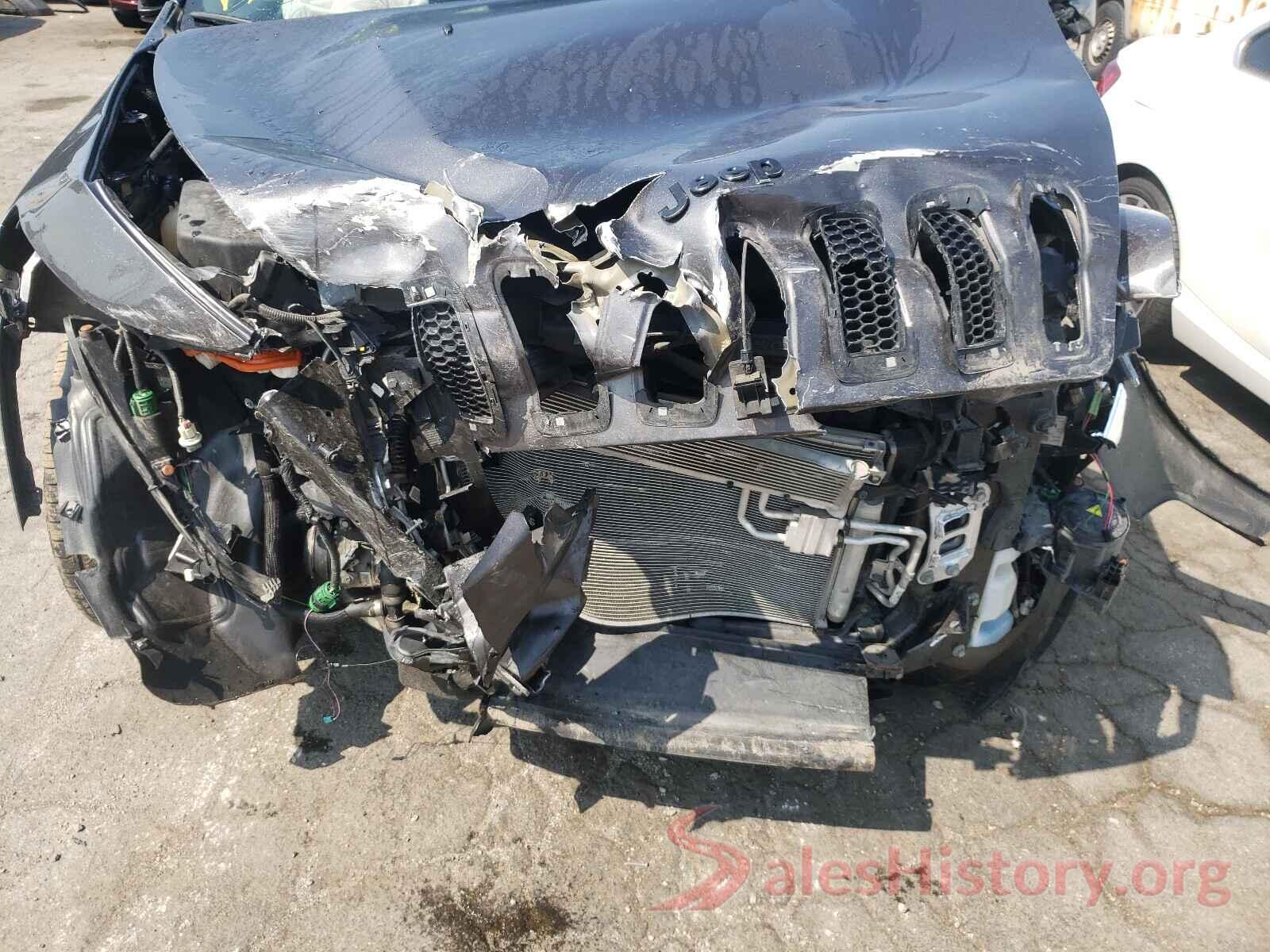 1C4PJLCB8JD620907 2018 JEEP CHEROKEE