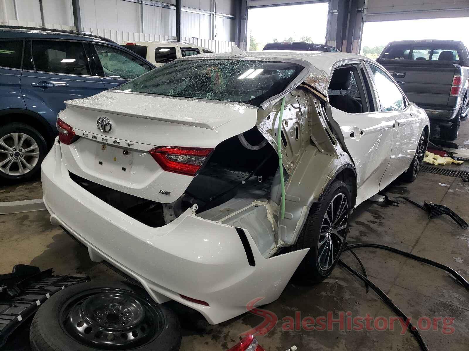 4T1B11HK2JU019527 2018 TOYOTA CAMRY