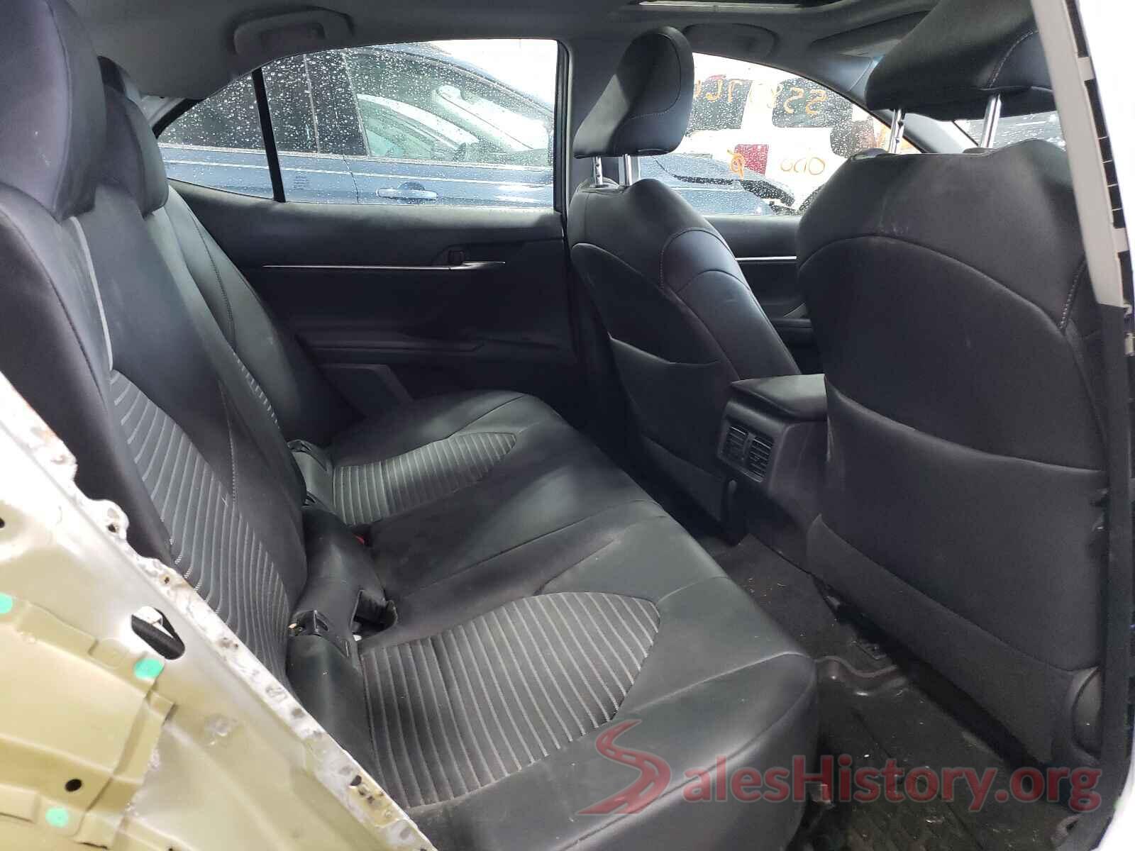 4T1B11HK2JU019527 2018 TOYOTA CAMRY