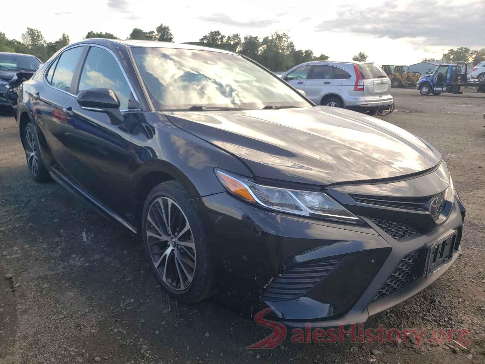 4T1B11HK9JU527140 2018 TOYOTA CAMRY