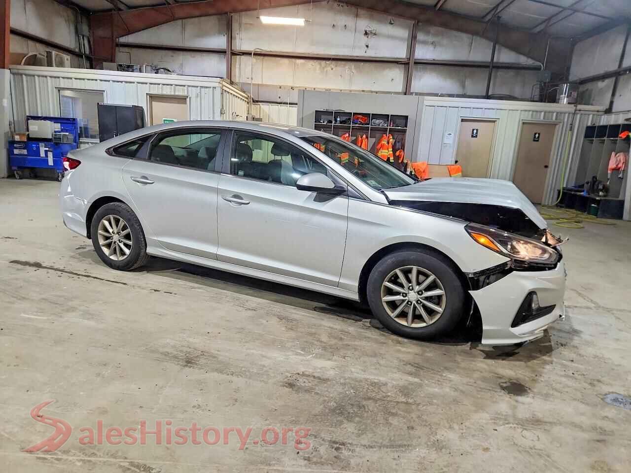 2018 HYUNDAI SONATA VIN 5NPE24AF1JH715190, rear 3/4 view