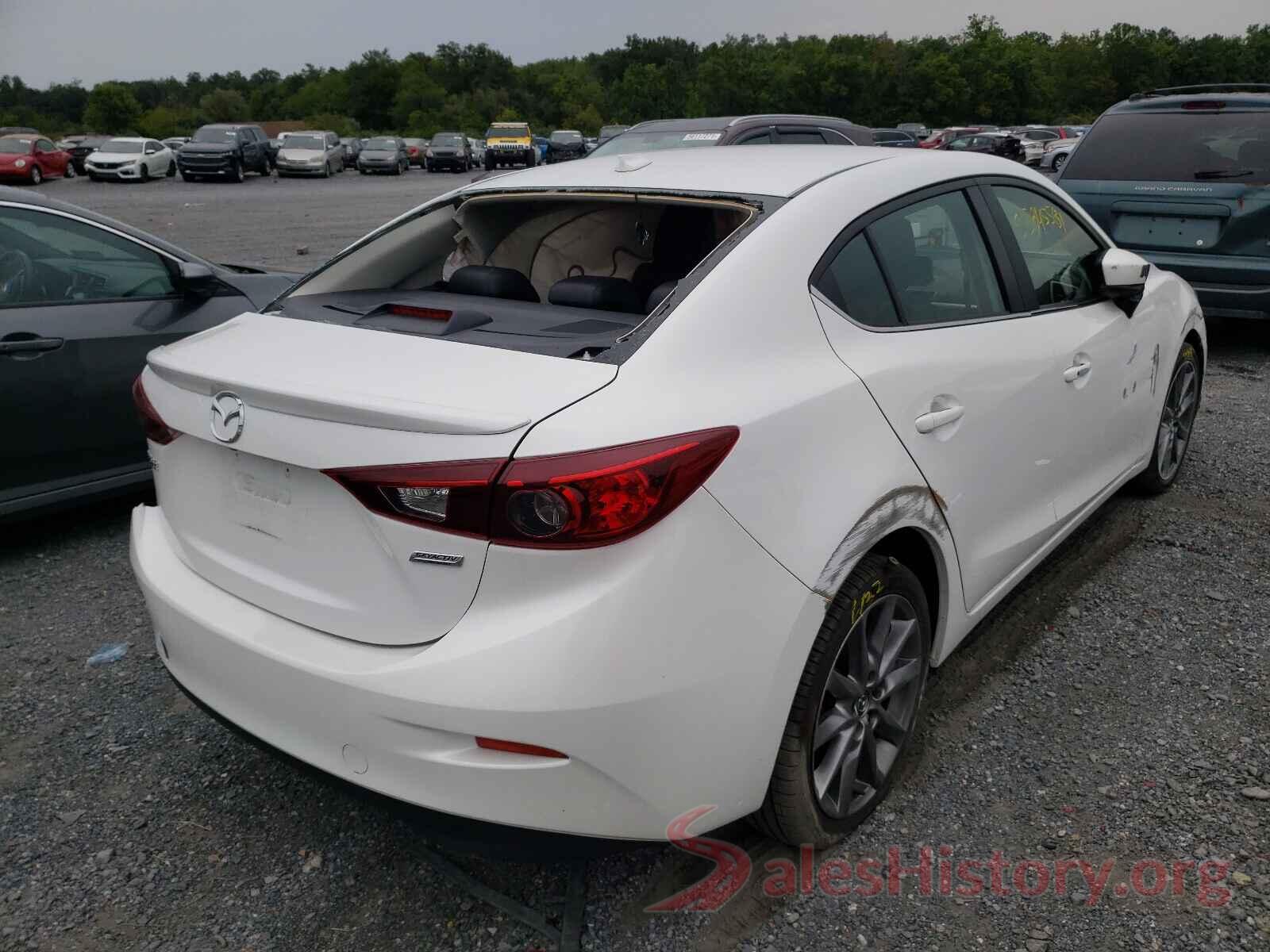 3MZBN1V31JM252418 2018 MAZDA 3