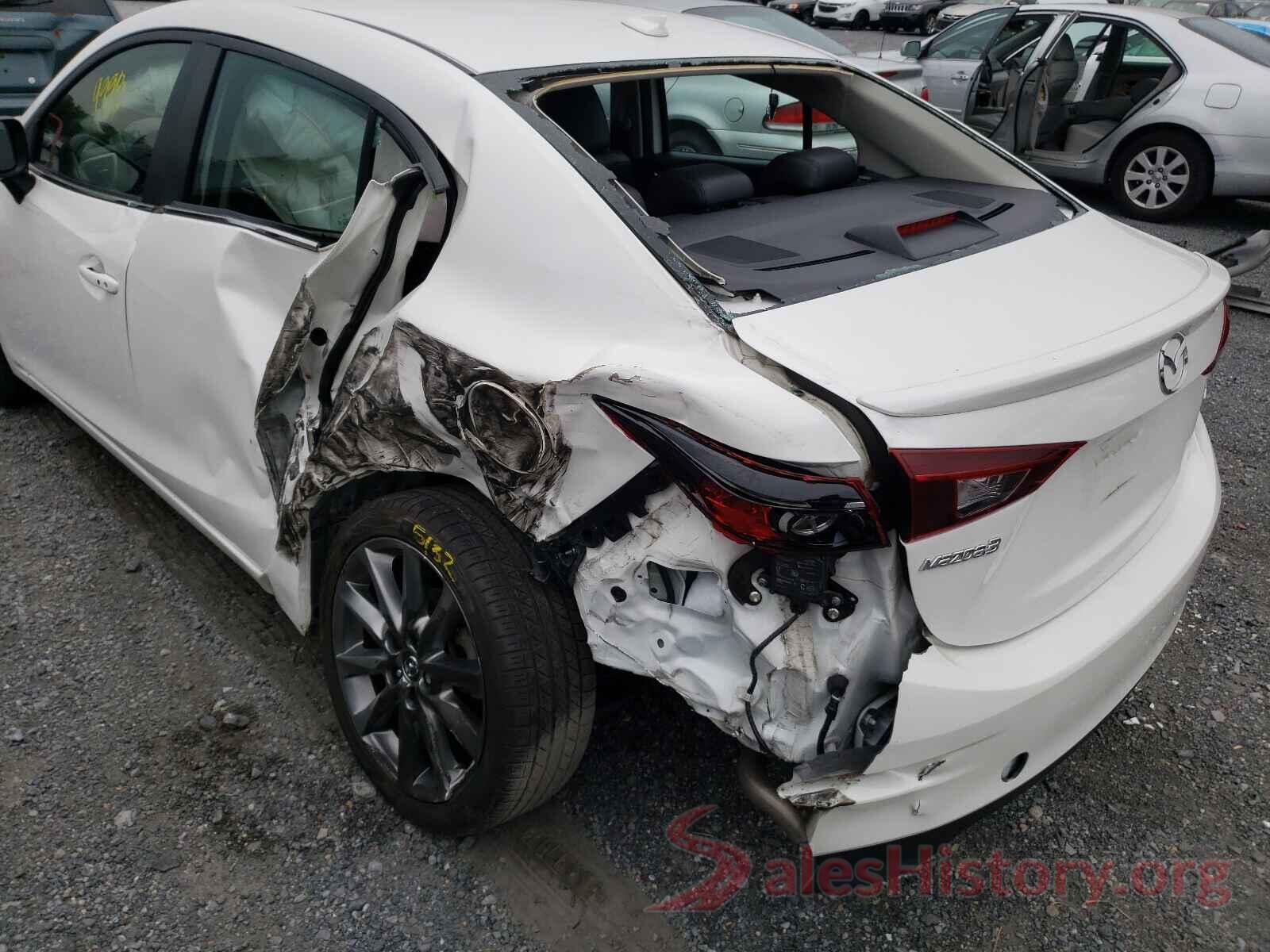 3MZBN1V31JM252418 2018 MAZDA 3