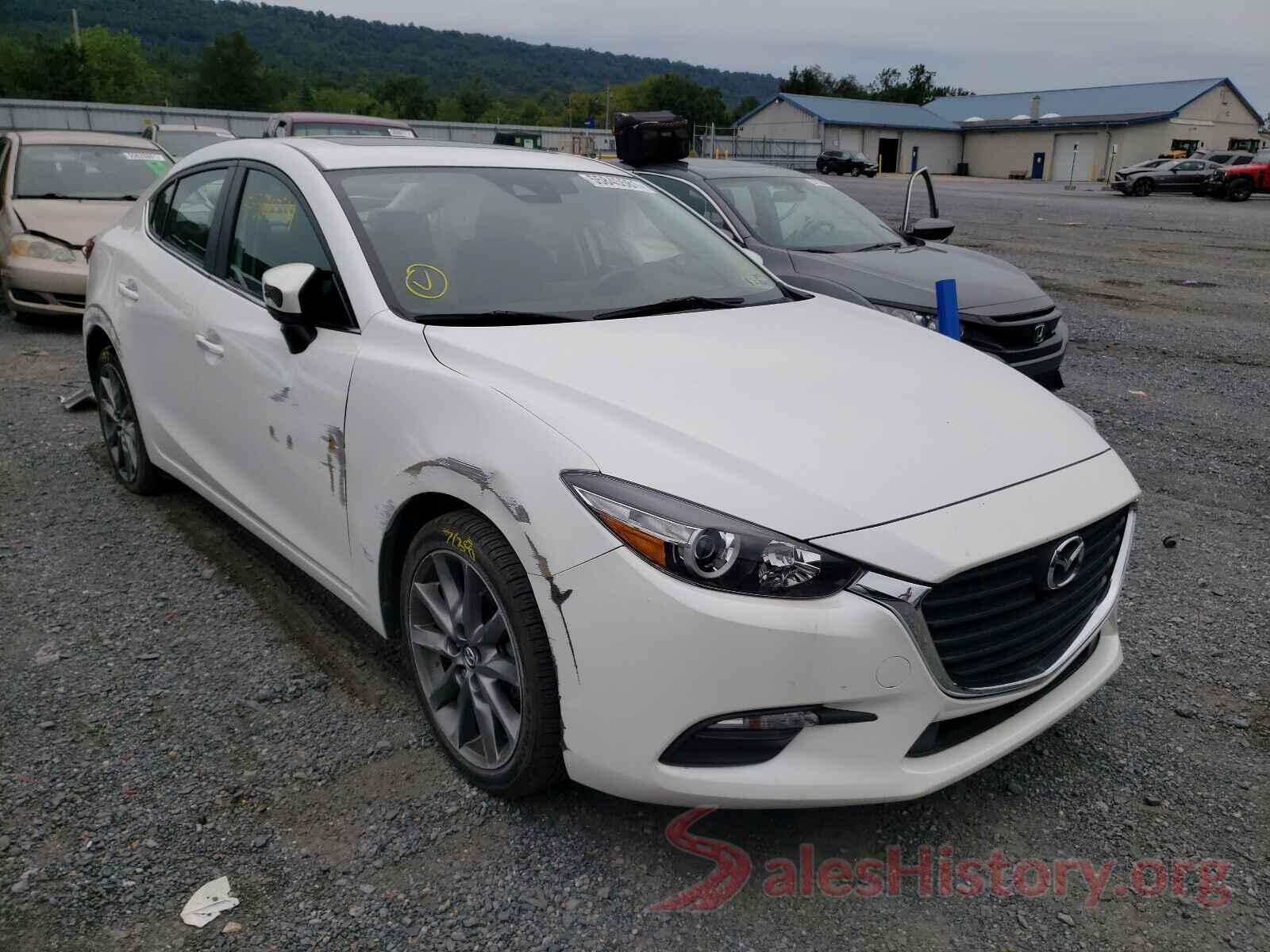 3MZBN1V31JM252418 2018 MAZDA 3