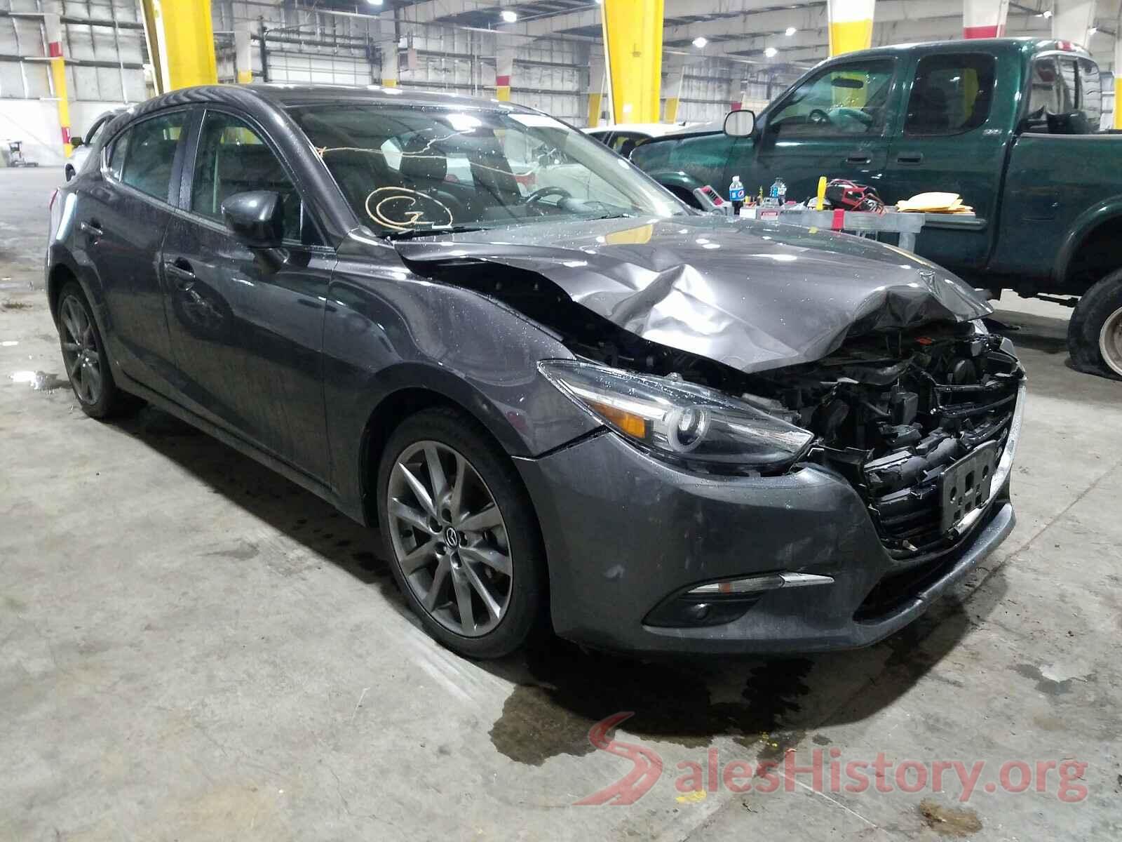 3MZBN1M30JM185781 2018 MAZDA 3