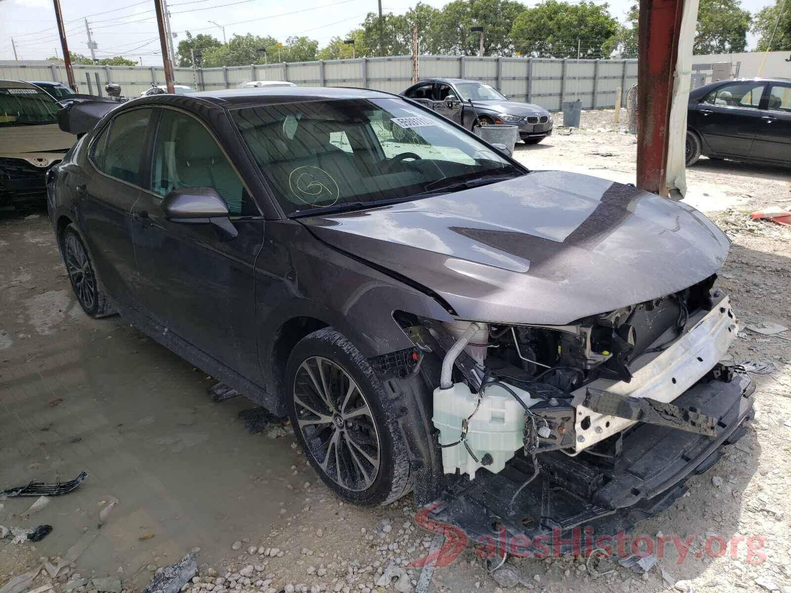 4T1B11HK5JU648490 2018 TOYOTA CAMRY