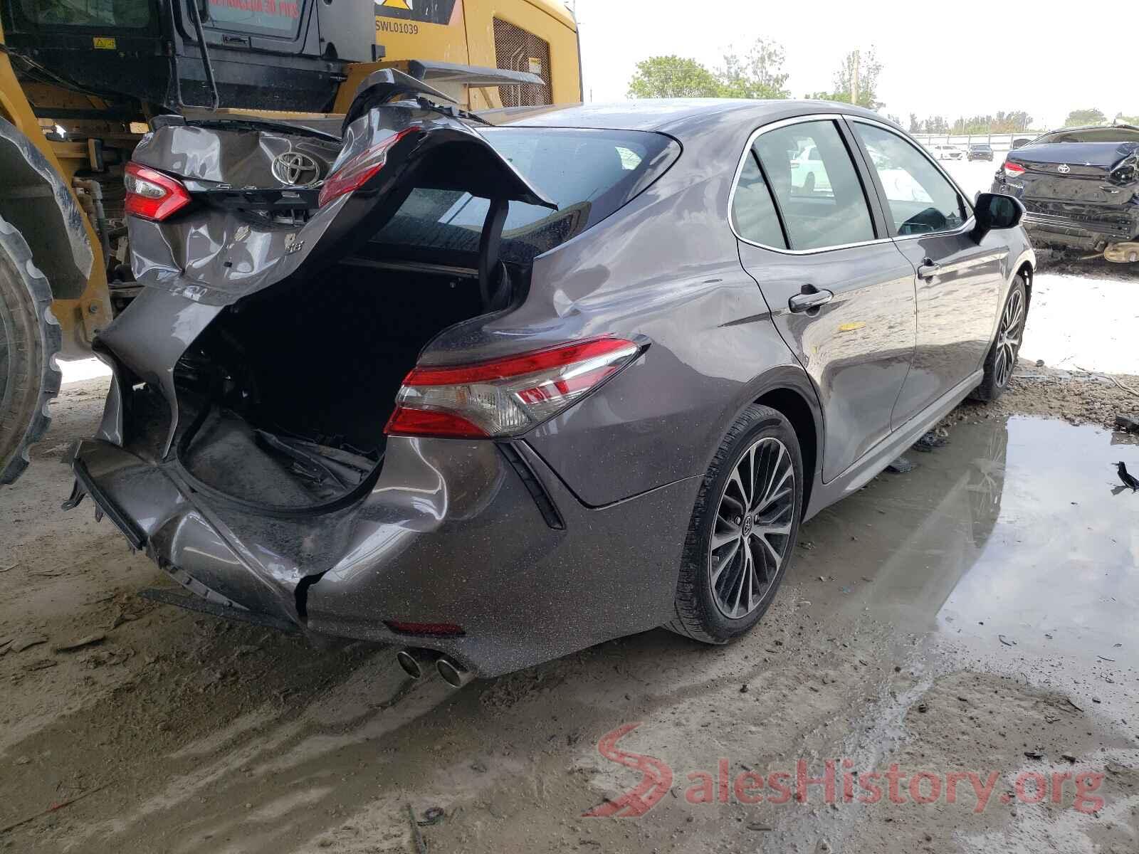 4T1B11HK5JU648490 2018 TOYOTA CAMRY