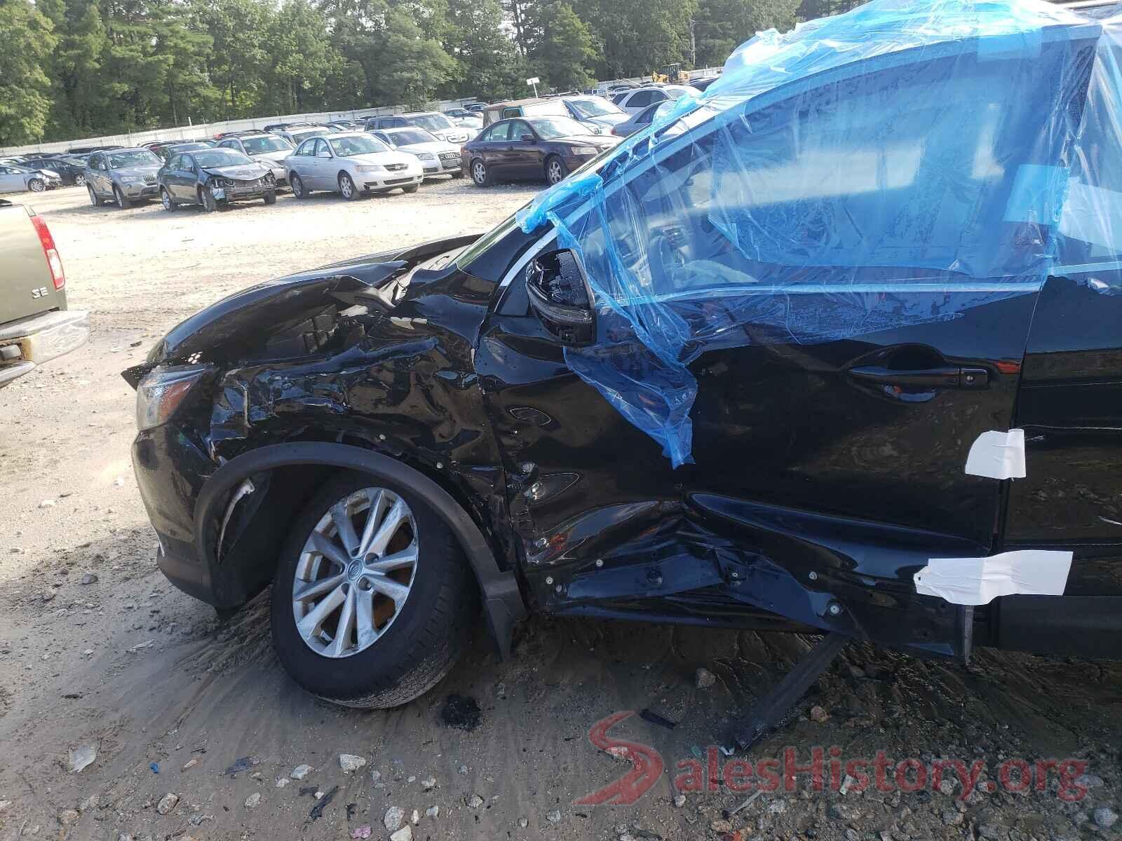 JN1BJ1CR3JW209529 2018 NISSAN ROGUE