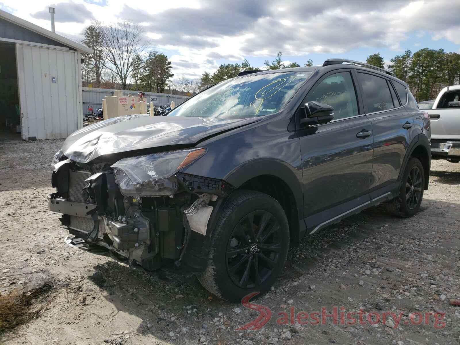 2T3RFREV4JW777955 2018 TOYOTA RAV4