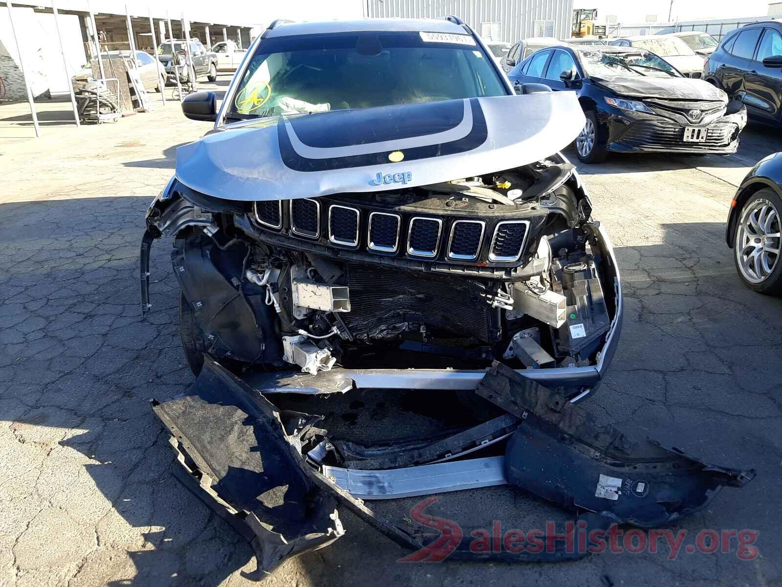 3C4NJDAB3JT261640 2018 JEEP COMPASS