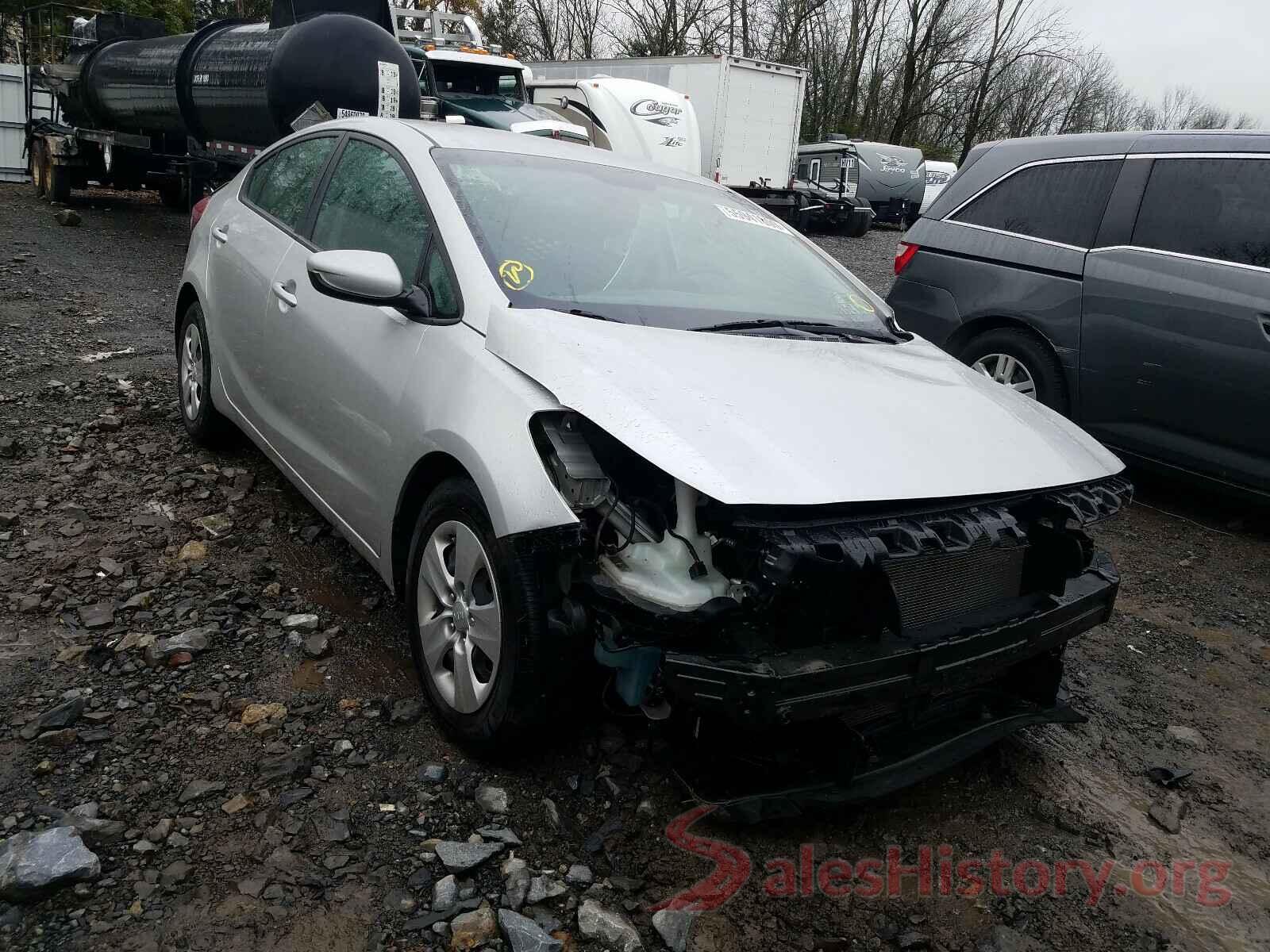 3KPFK4A79JE222410 2018 KIA FORTE