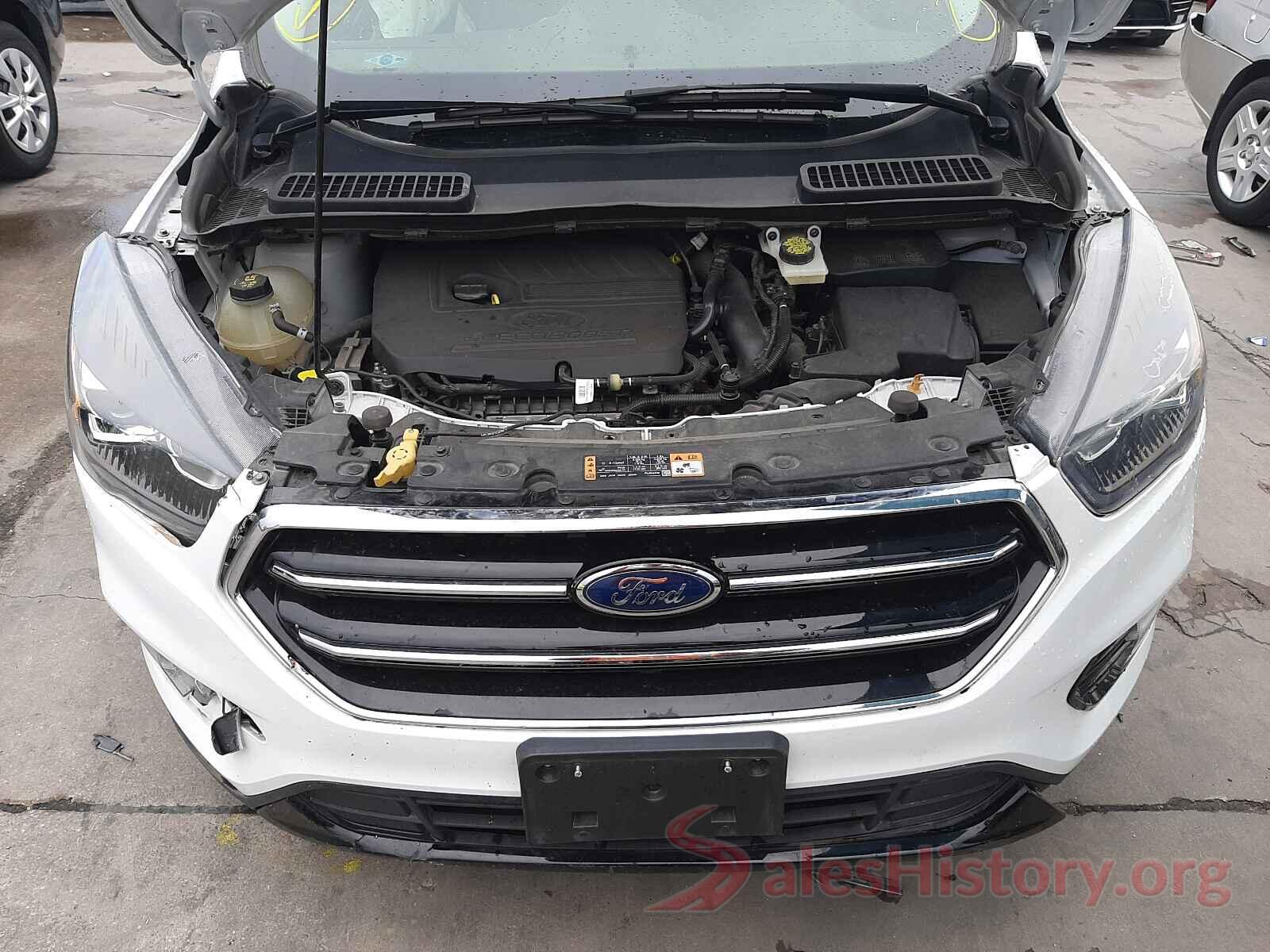 1FMCU0GD7KUA17413 2019 FORD ESCAPE