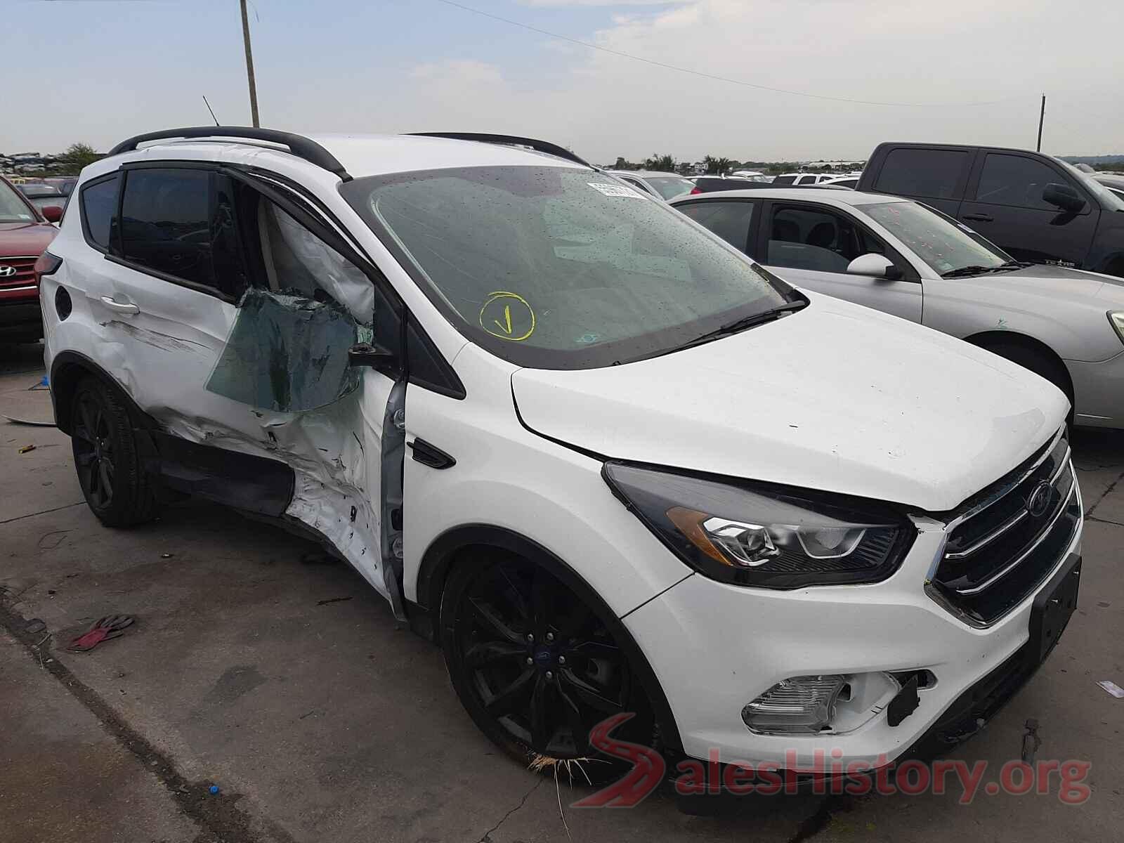 1FMCU0GD7KUA17413 2019 FORD ESCAPE