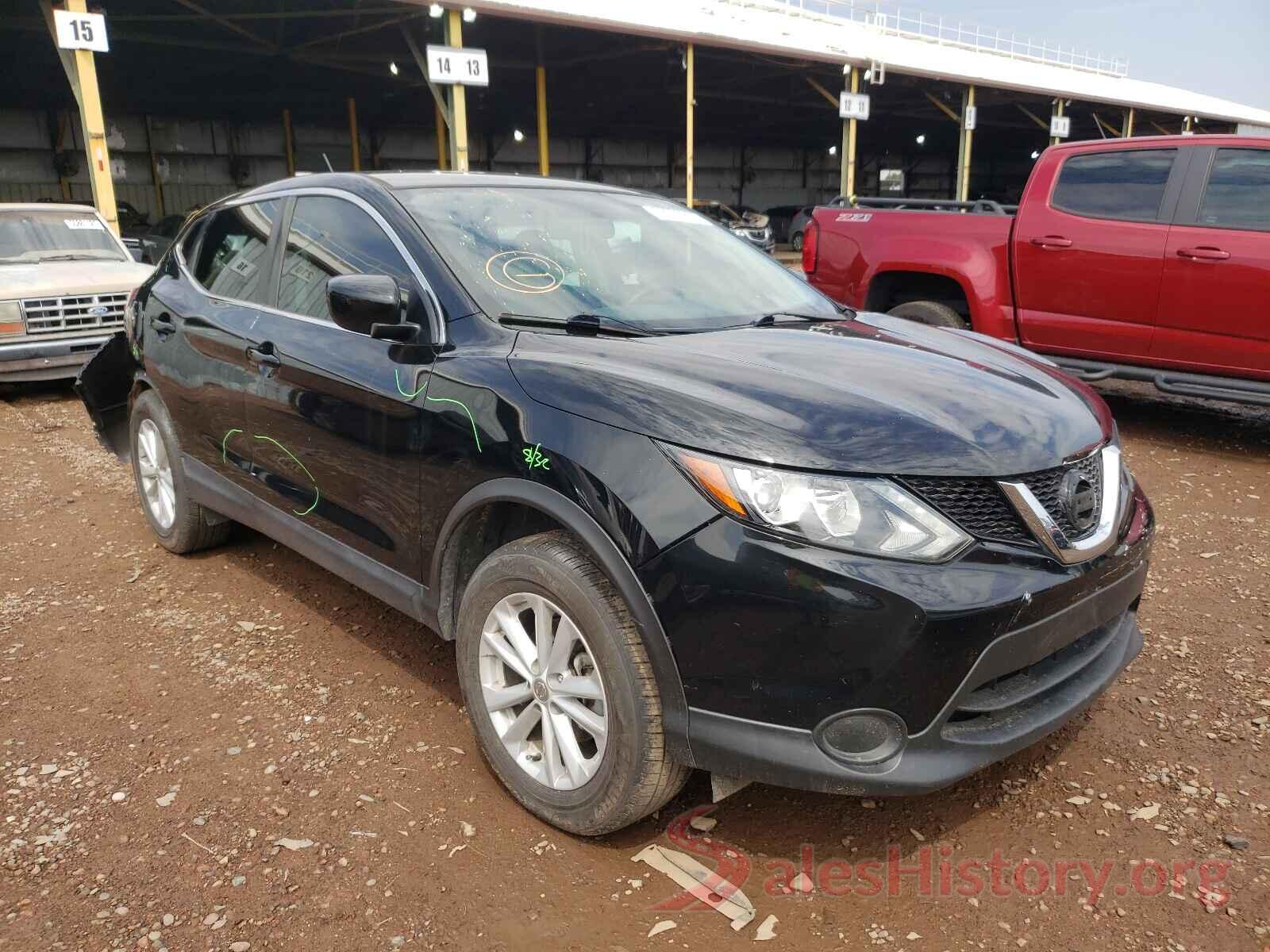 JN1BJ1CP5HW015660 2017 NISSAN ROGUE