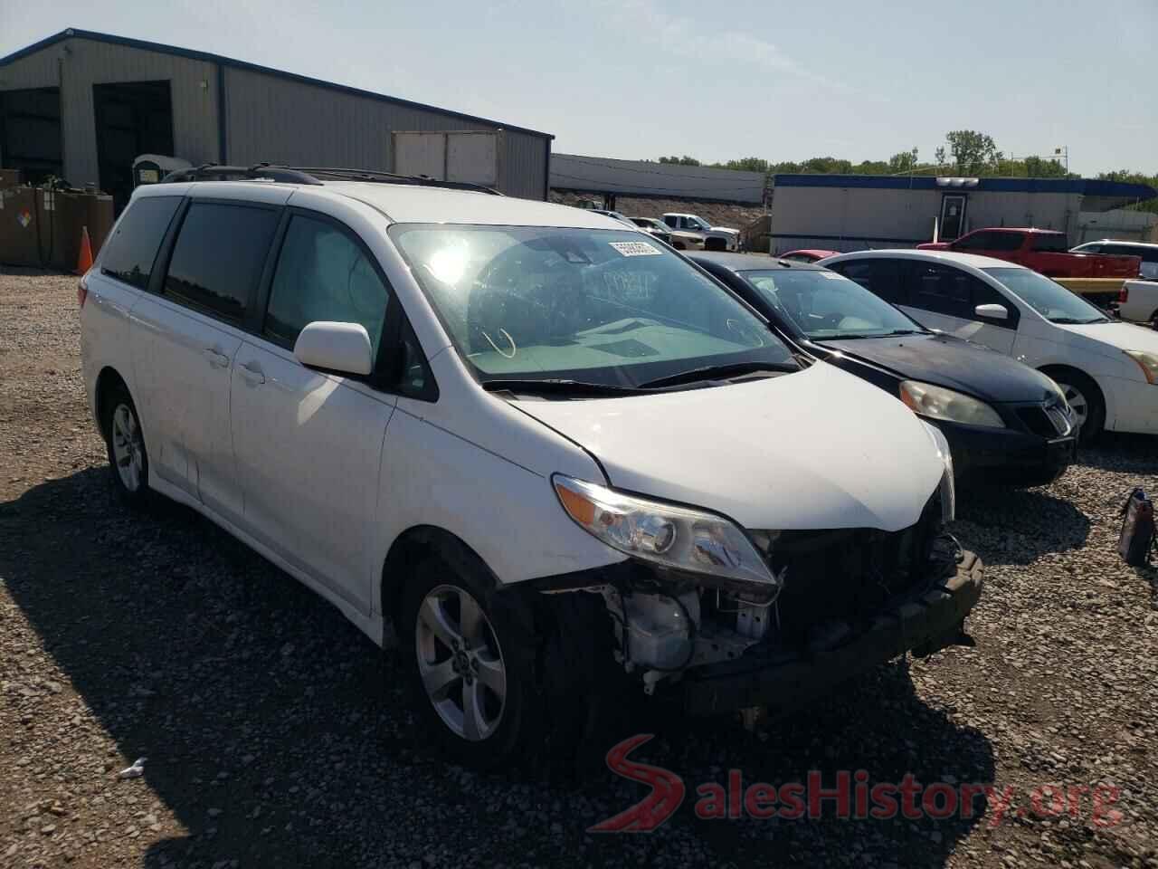 5TDKZ3DC2JS904239 2018 TOYOTA SIENNA