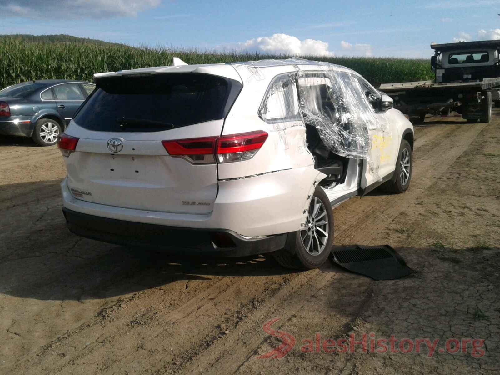 5TDJZRFH0KS570009 2019 TOYOTA HIGHLANDER