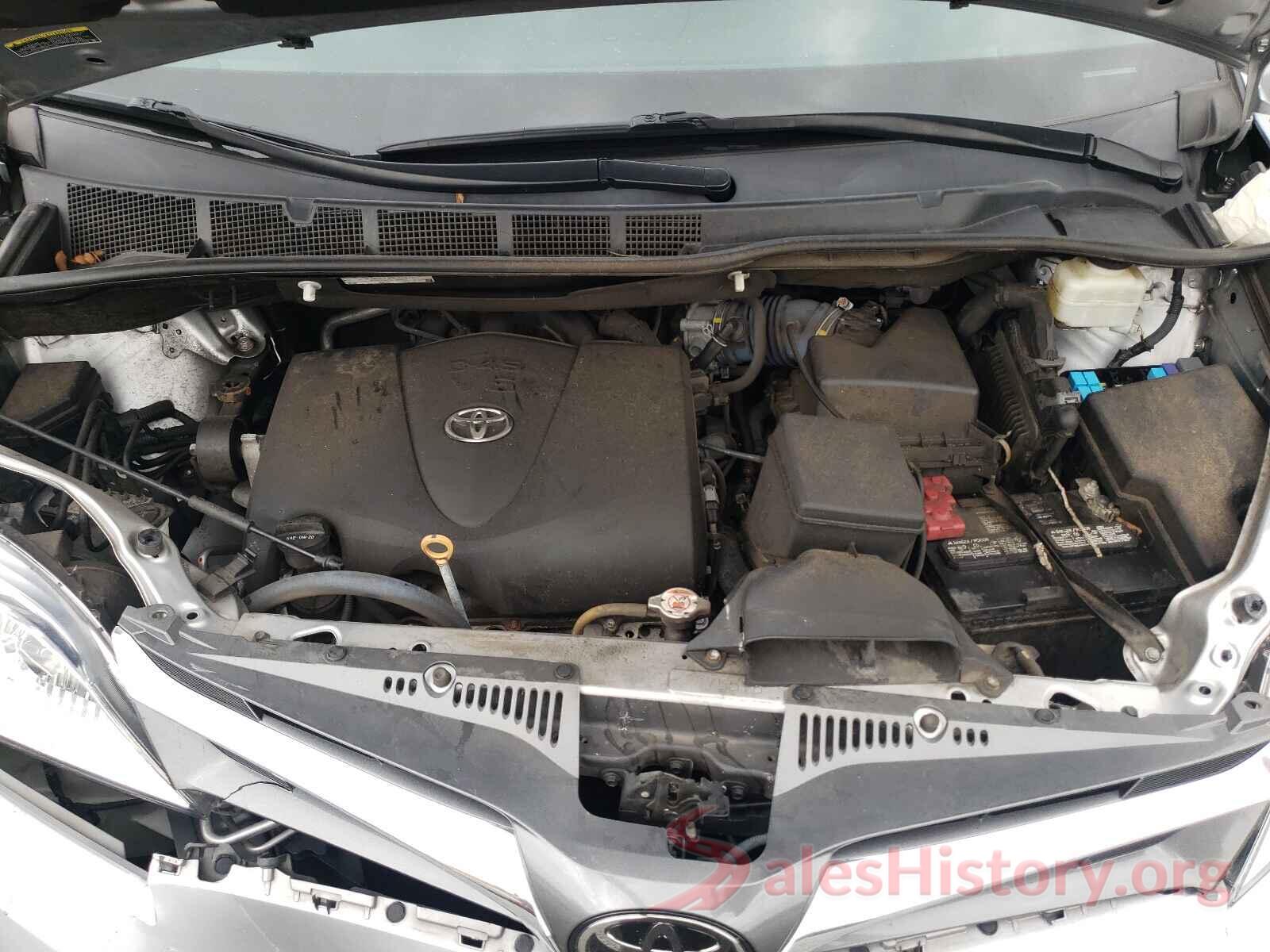 5TDYZ3DC8JS930242 2018 TOYOTA SIENNA