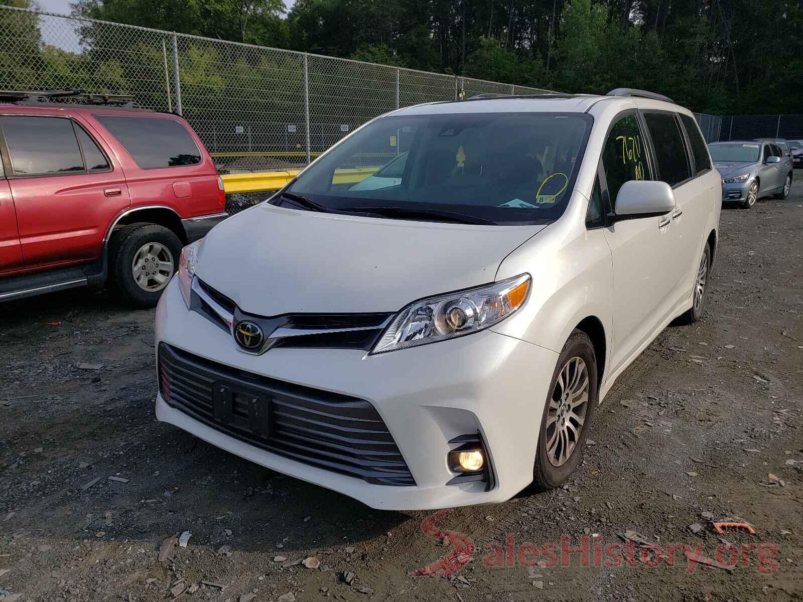 5TDYZ3DC2JS947926 2018 TOYOTA SIENNA