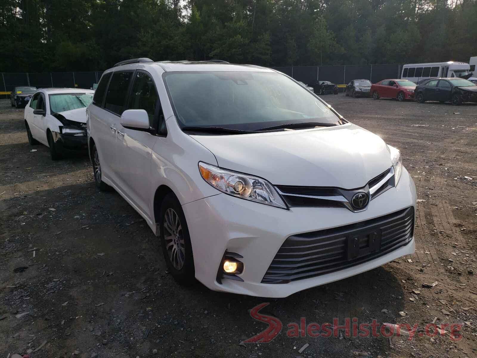 5TDYZ3DC2JS947926 2018 TOYOTA SIENNA