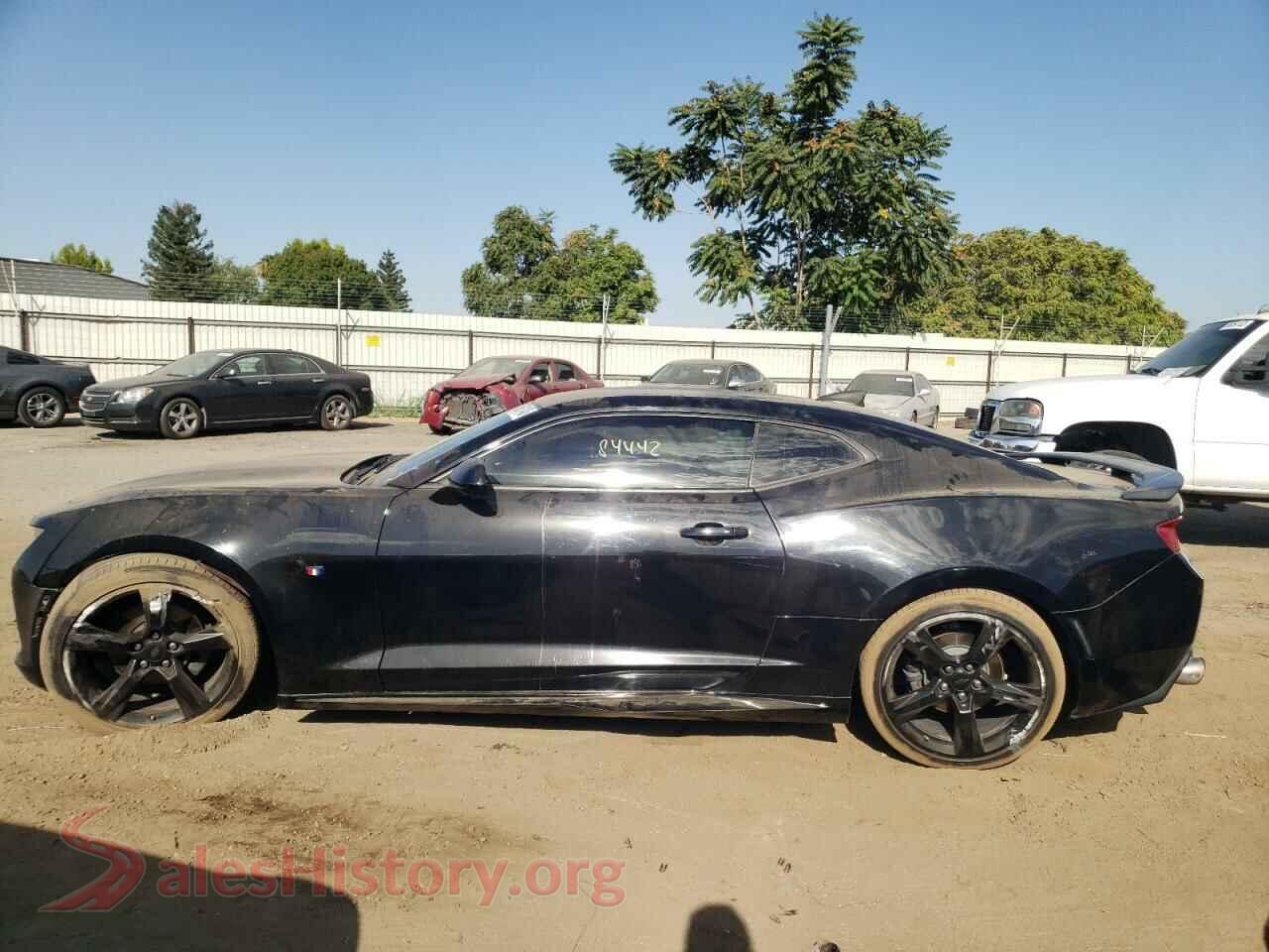 2016 CHEVROLET CAMARO VIN 1G1FB1RSXG0149033, interior center console