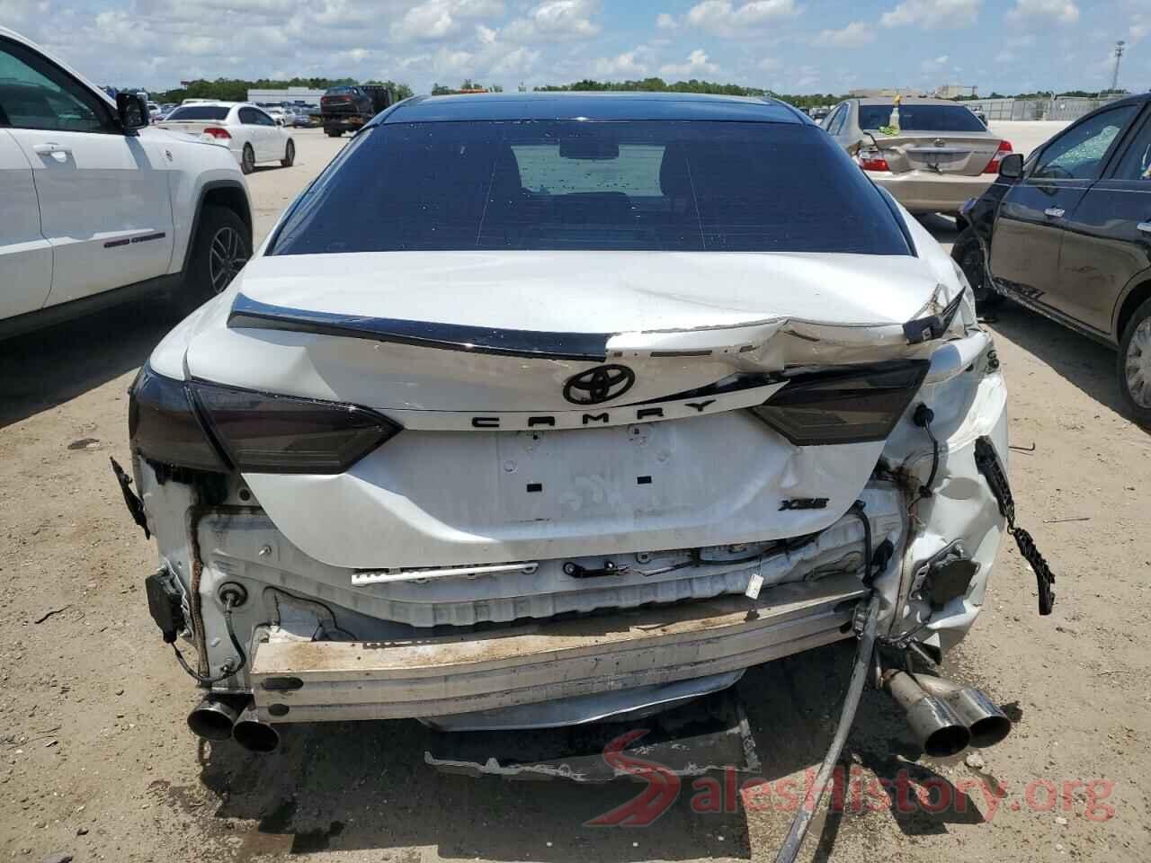 4T1B61HK6JU112942 2018 TOYOTA CAMRY