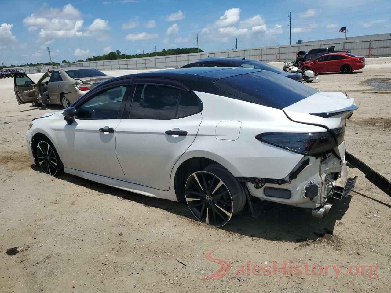 4T1B61HK6JU112942 2018 TOYOTA CAMRY