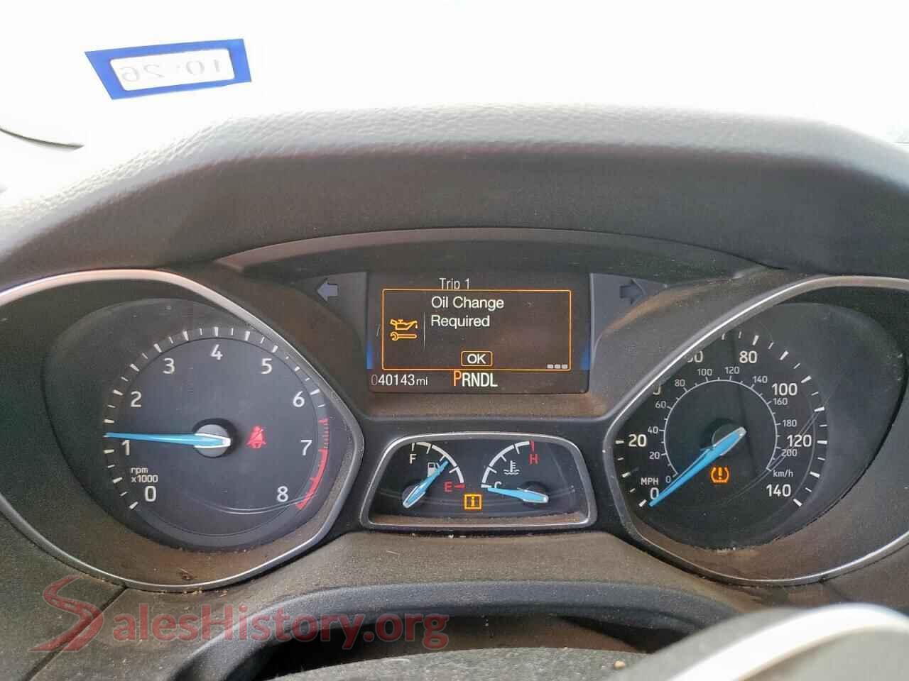 2018 FORD FOCUS VIN 1FADP3E27JL308524, interior center console