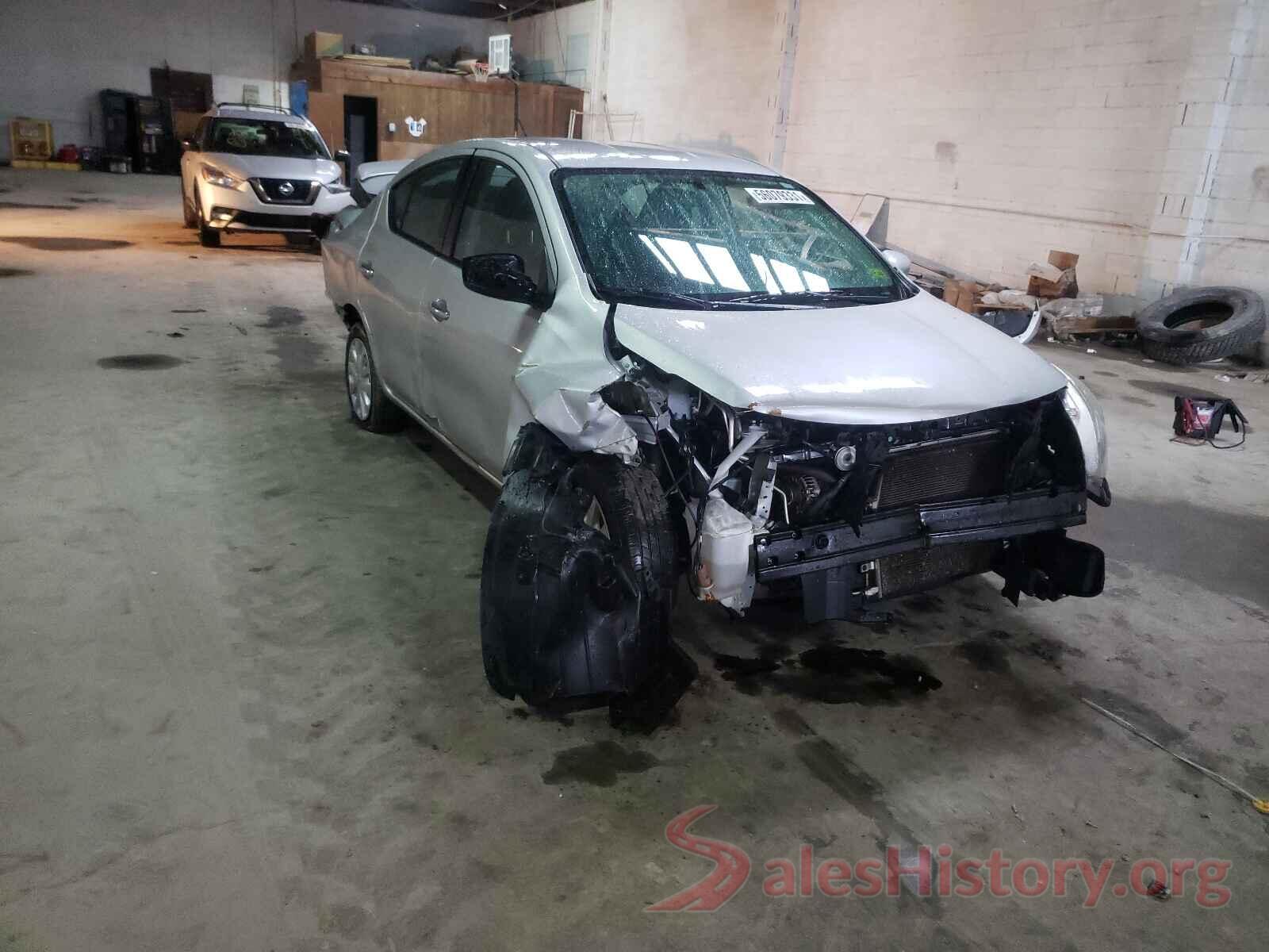 3N1CN7APXJK406657 2018 NISSAN VERSA