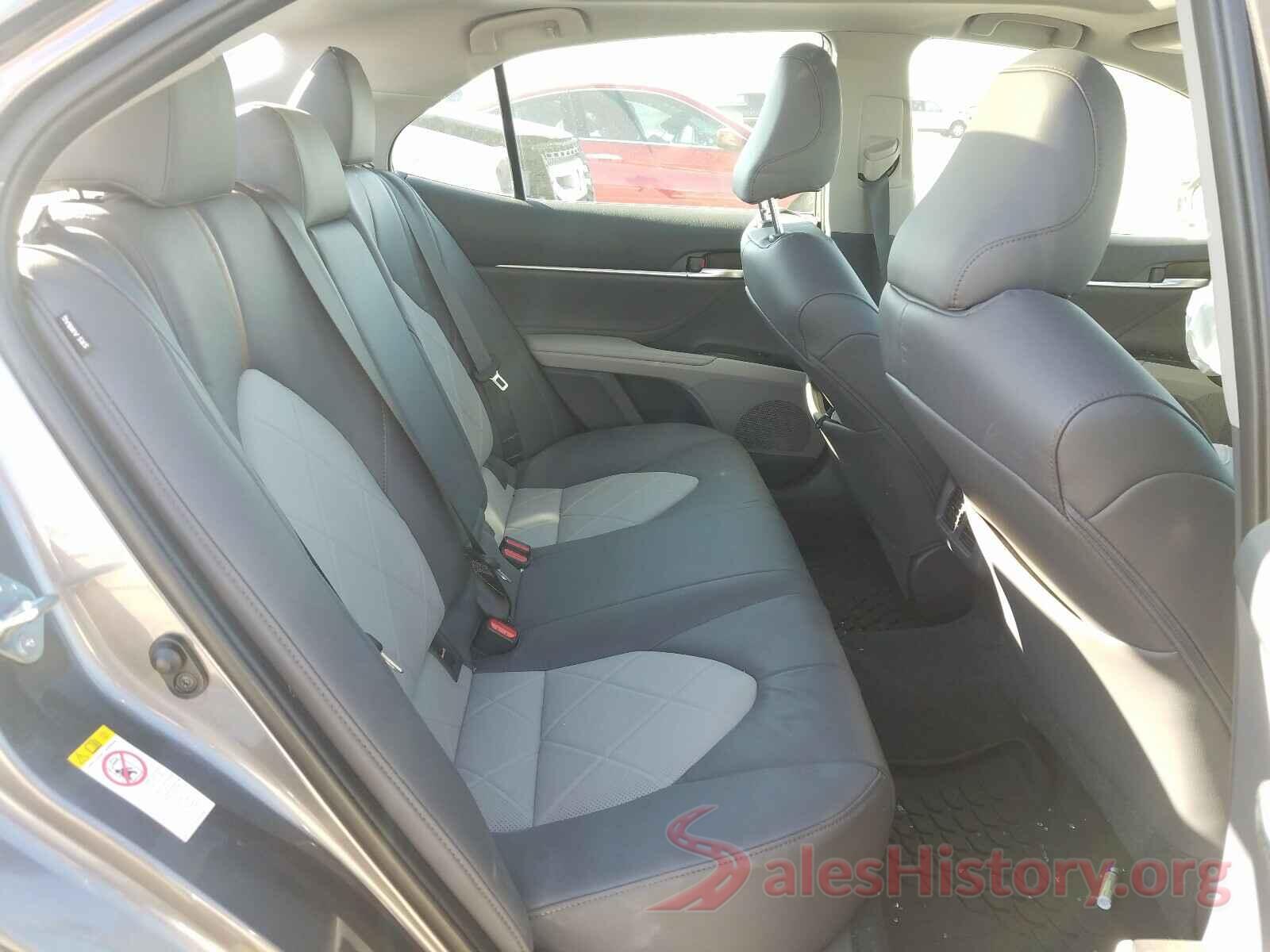 4T1B11HKXJU510086 2018 TOYOTA CAMRY