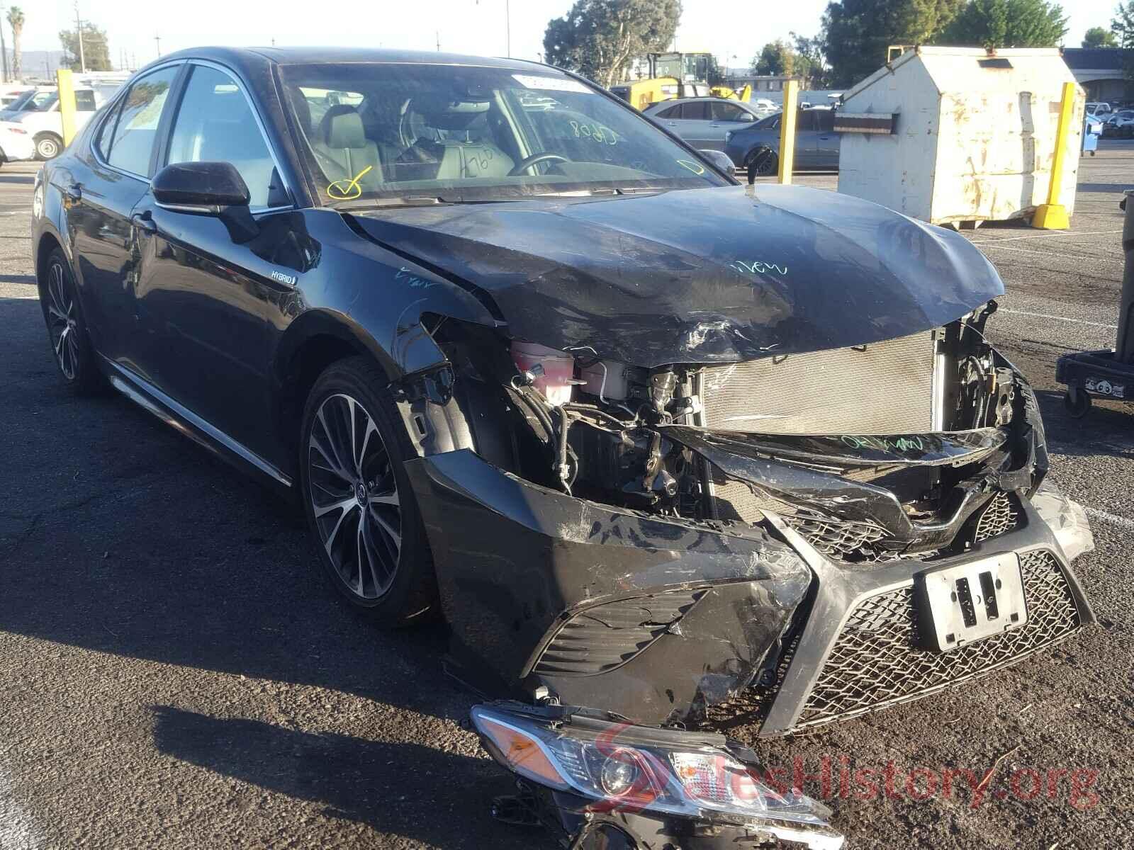 4T1B21HK9JU006061 2018 TOYOTA CAMRY