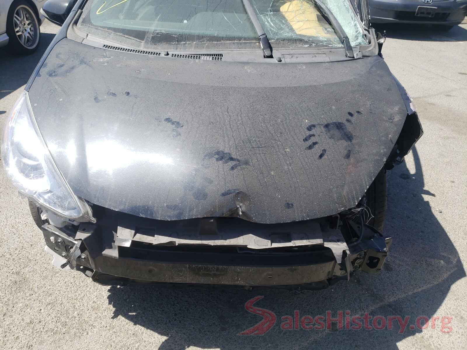 JTDKDTB30H1592592 2017 TOYOTA PRIUS