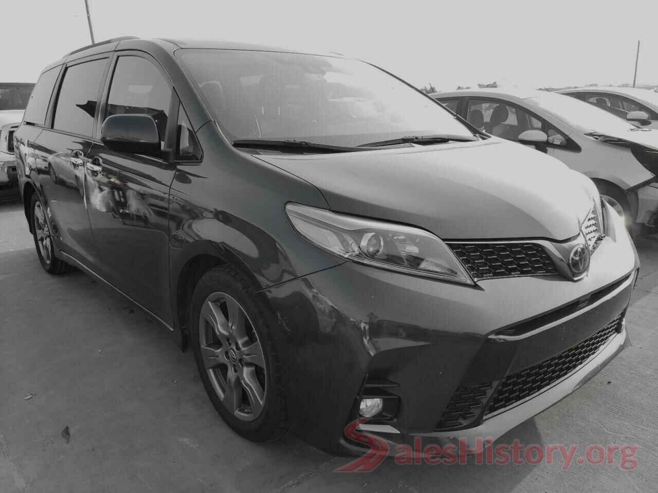 5TDXZ3DC3KS978017 2019 TOYOTA SIENNA