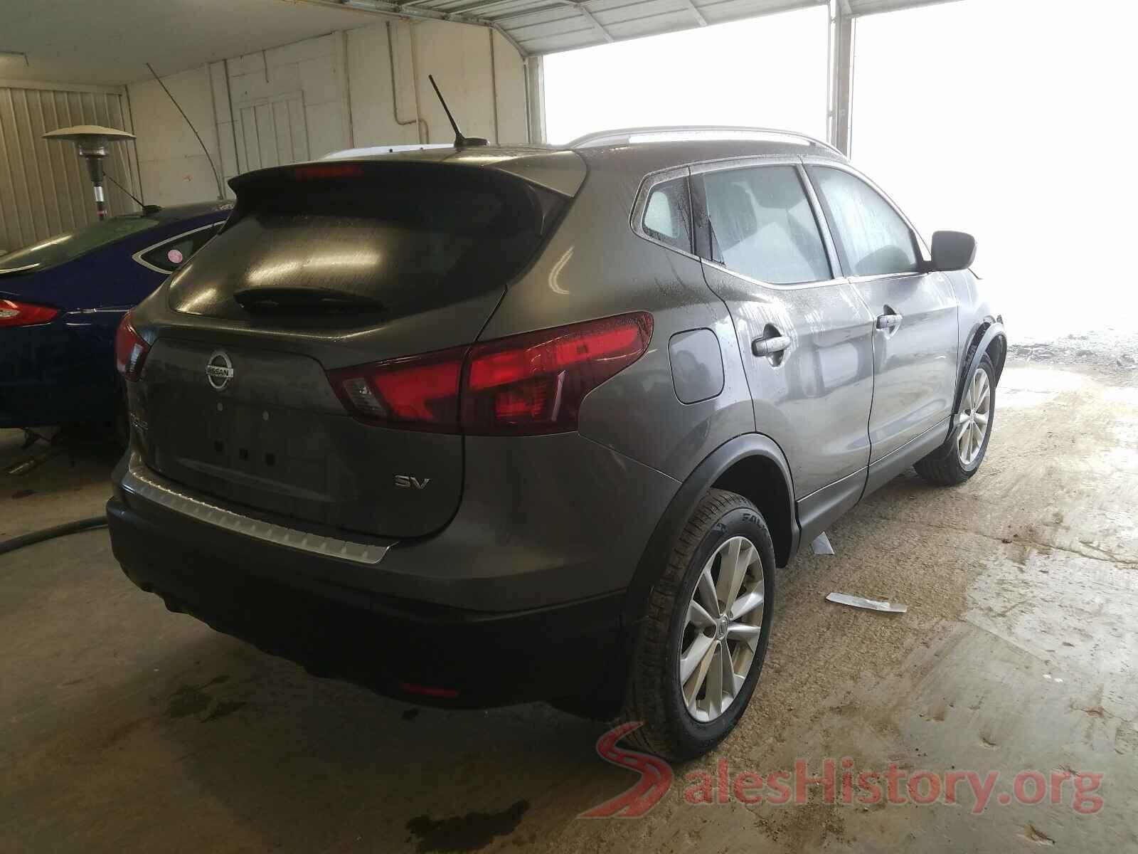 JN1BJ1CP8JW105987 2018 NISSAN ROGUE