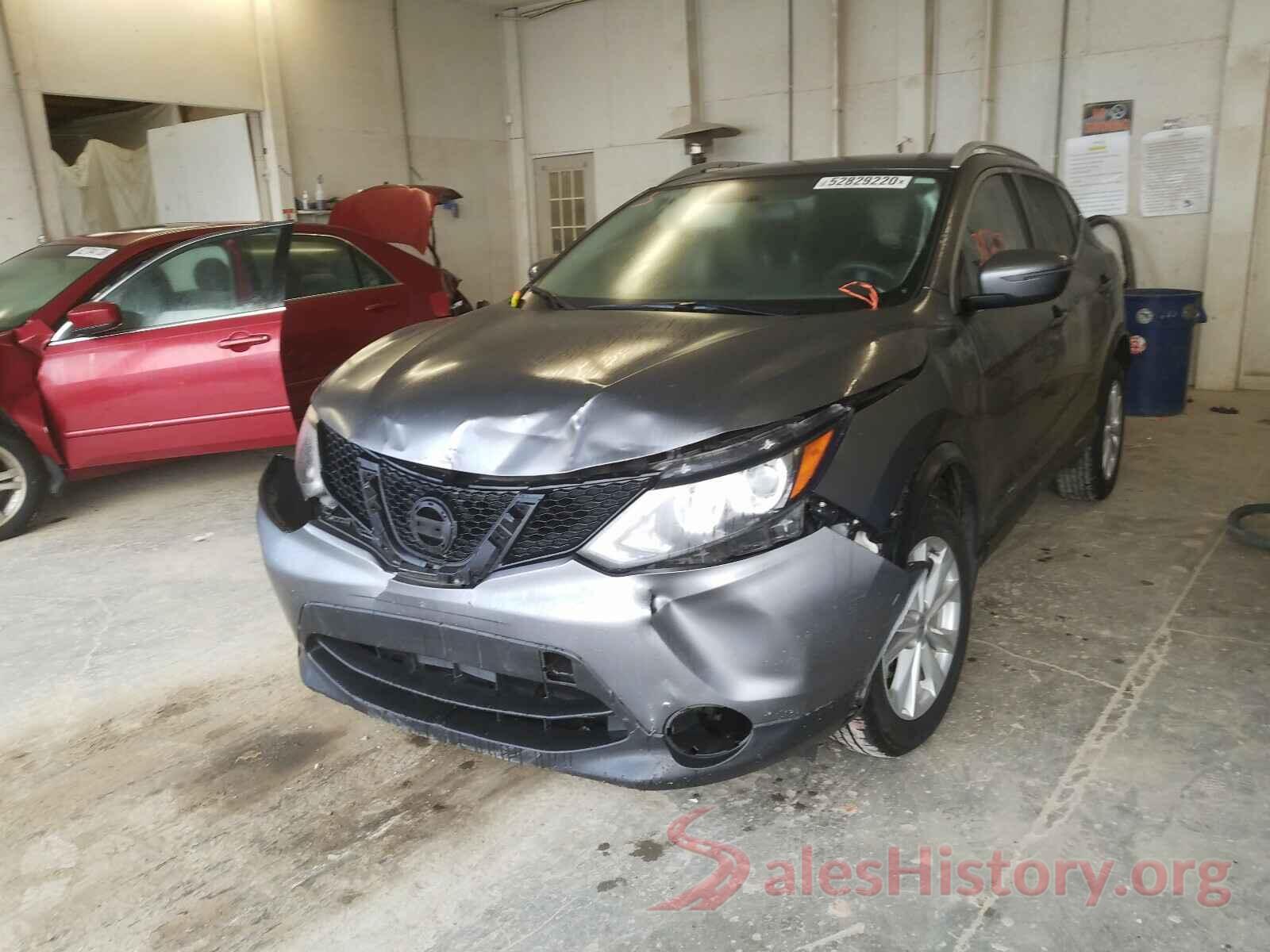 JN1BJ1CP8JW105987 2018 NISSAN ROGUE