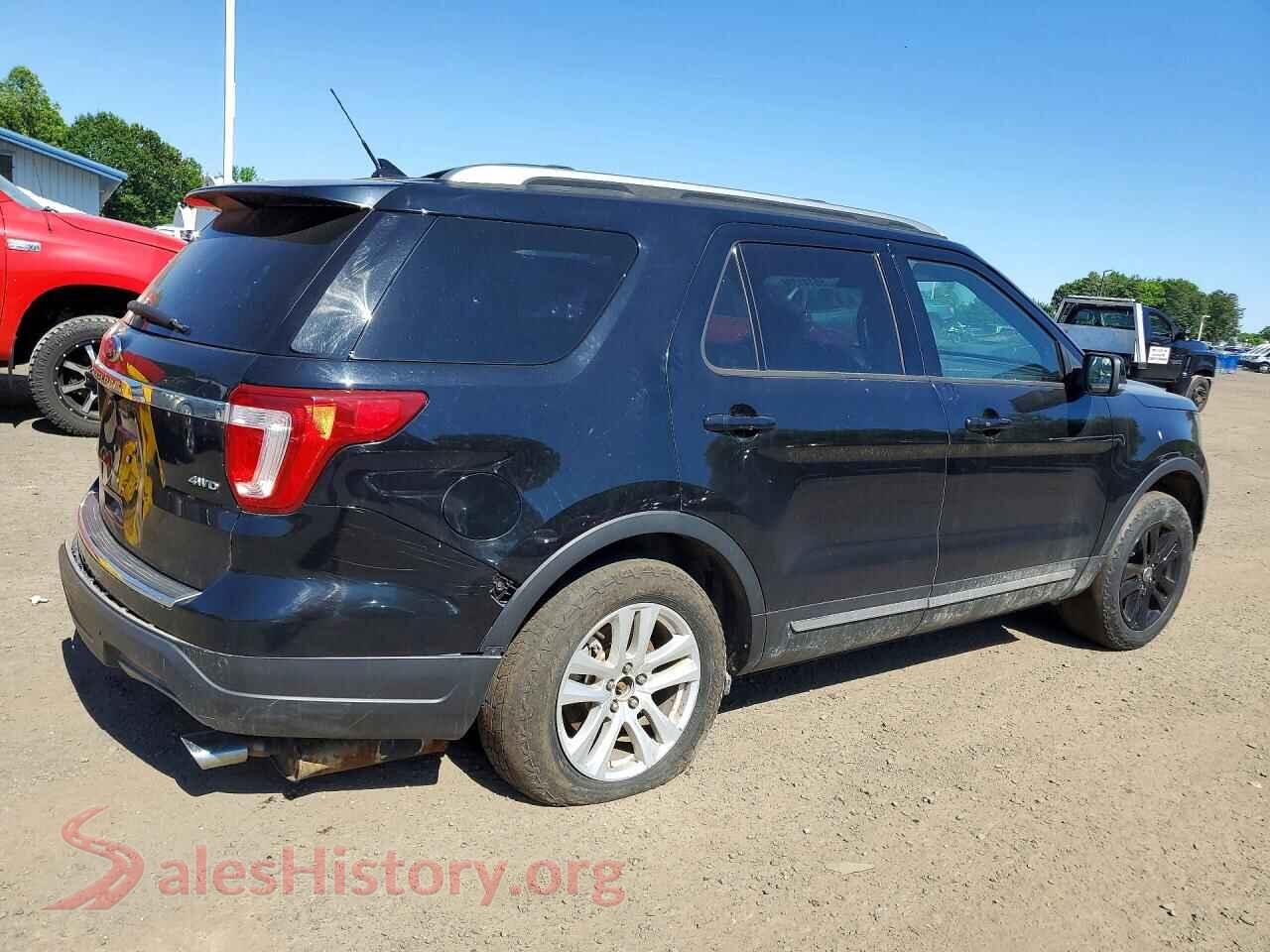 2018 FORD EXPLORER VIN 1FM5K8D83JGC44762, right side view