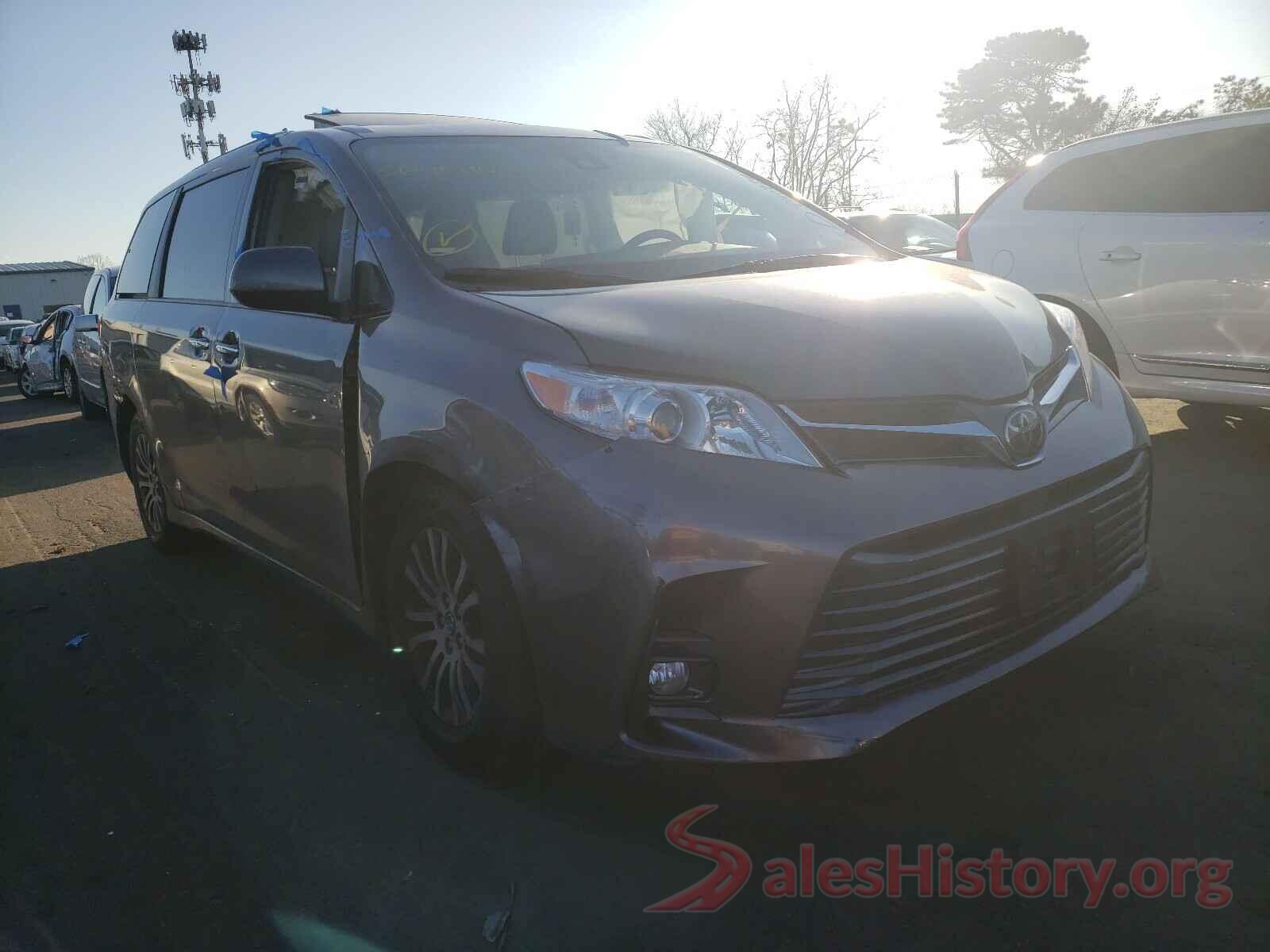 5TDYZ3DC9JS940732 2018 TOYOTA SIENNA