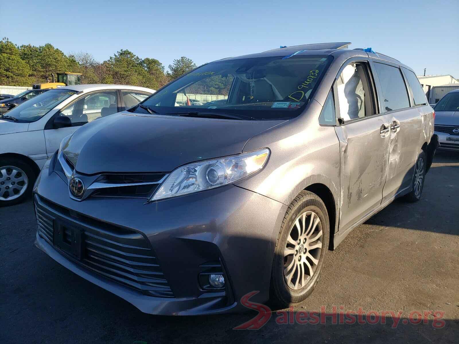 5TDYZ3DC9JS940732 2018 TOYOTA SIENNA