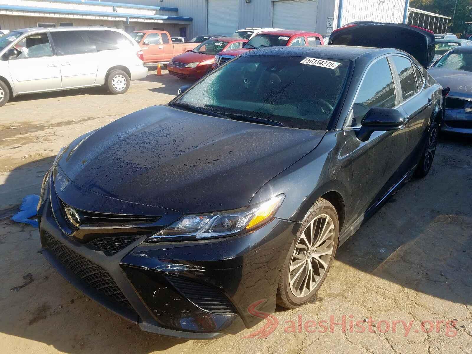 4T1B11HK6JU660261 2018 TOYOTA CAMRY