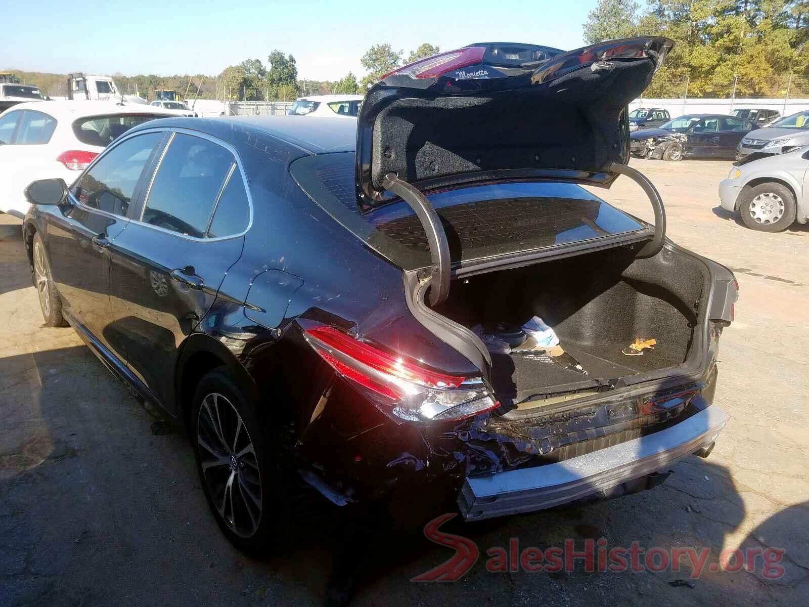 4T1B11HK6JU660261 2018 TOYOTA CAMRY