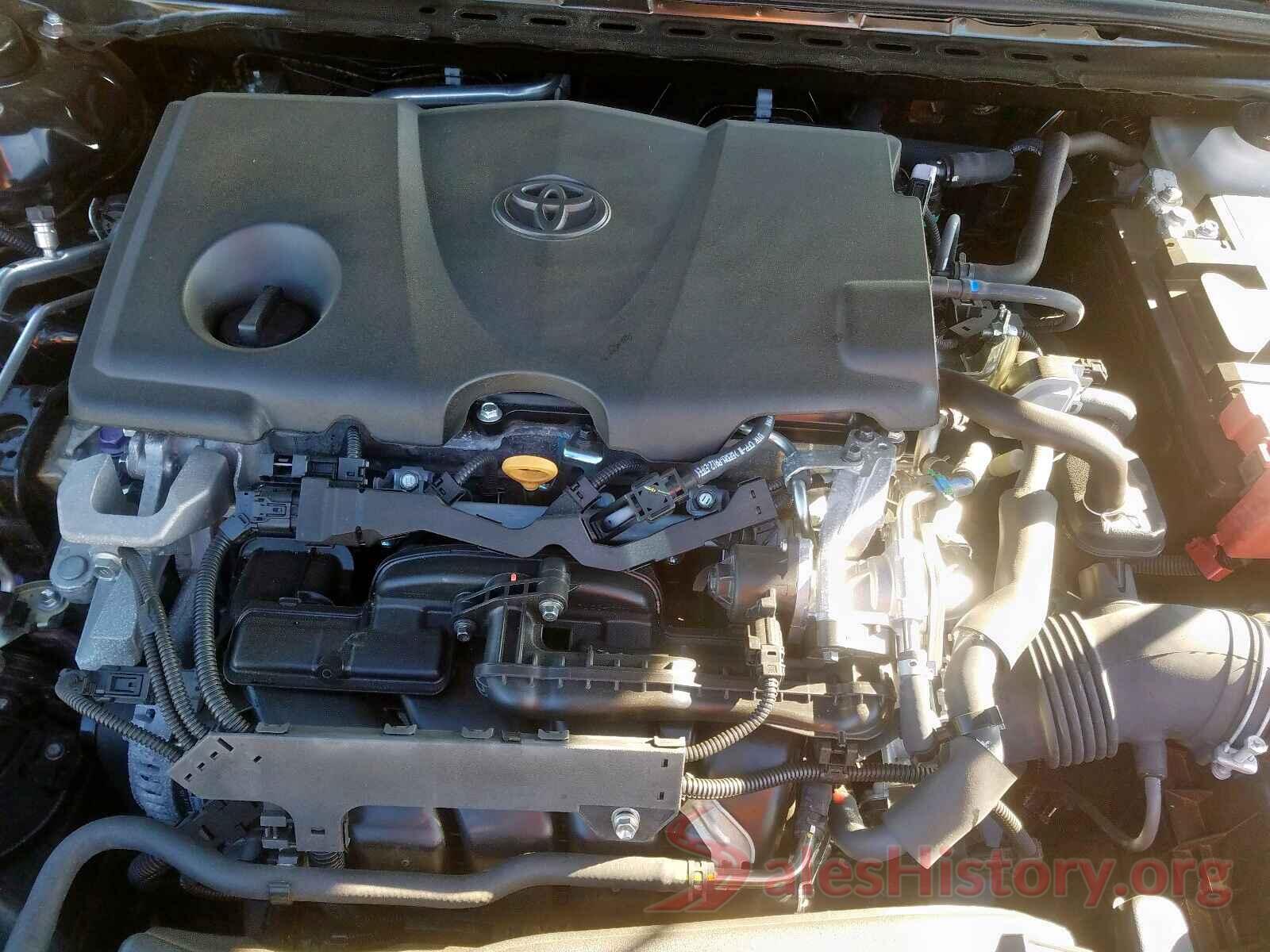 4T1B11HK6JU660261 2018 TOYOTA CAMRY