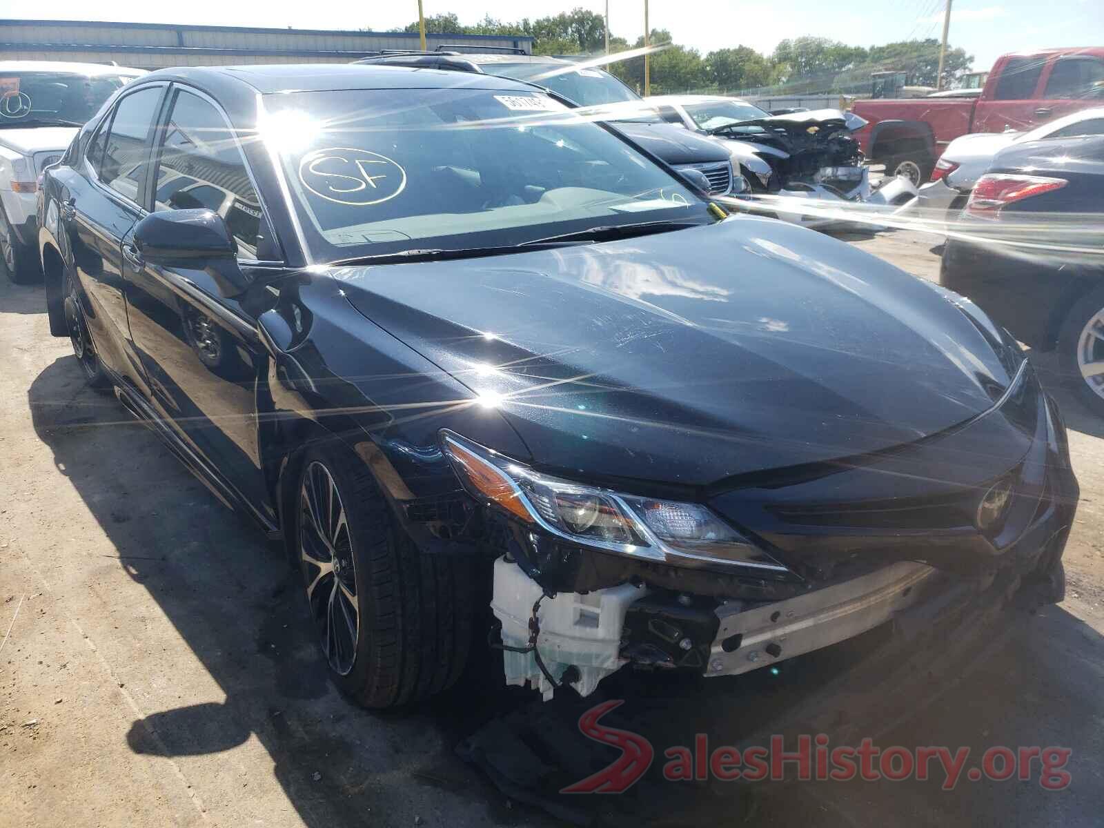 4T1B11HK7JU057674 2018 TOYOTA CAMRY