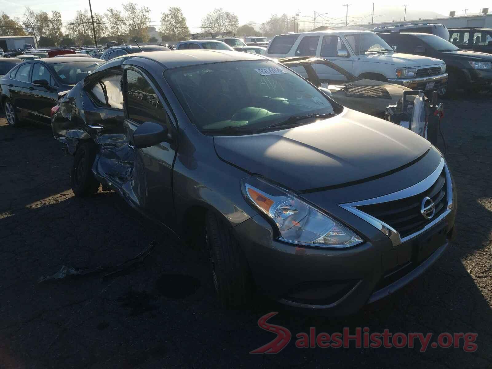 3N1CN7AP0JL864170 2018 NISSAN VERSA