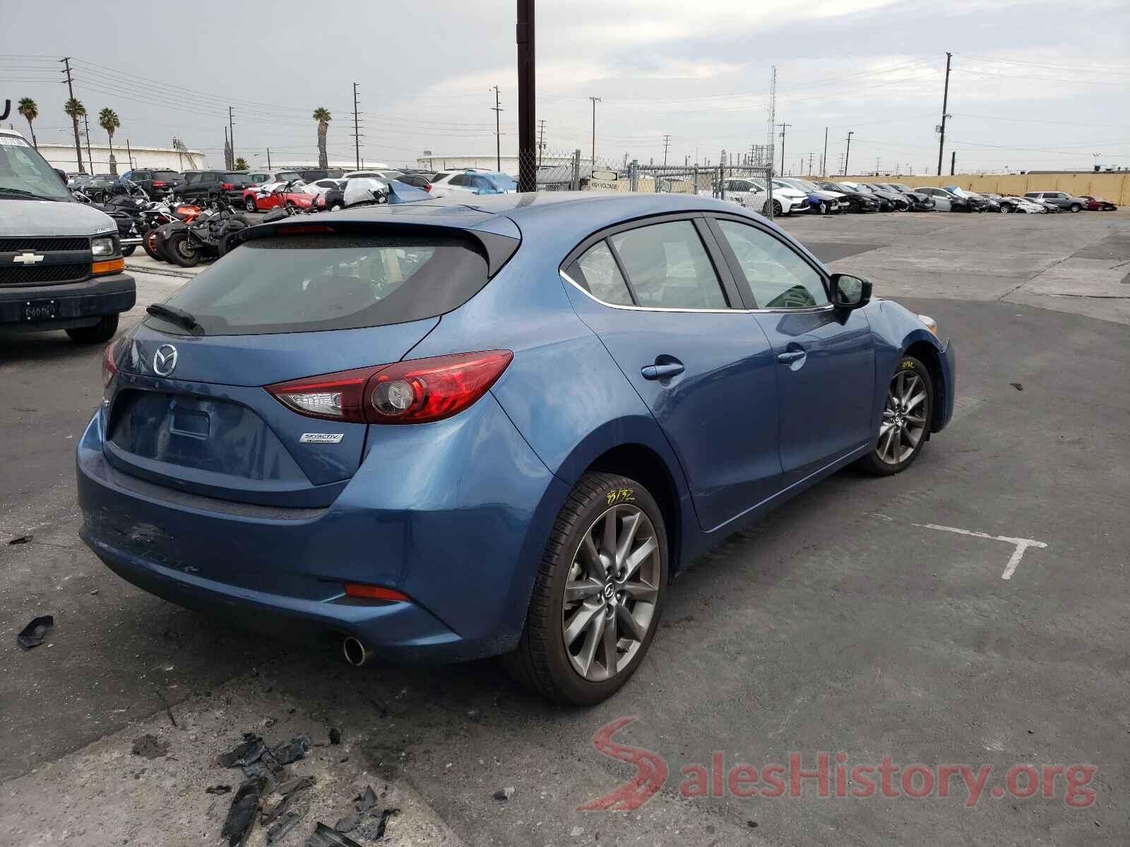 3MZBN1L35JM257687 2018 MAZDA 3