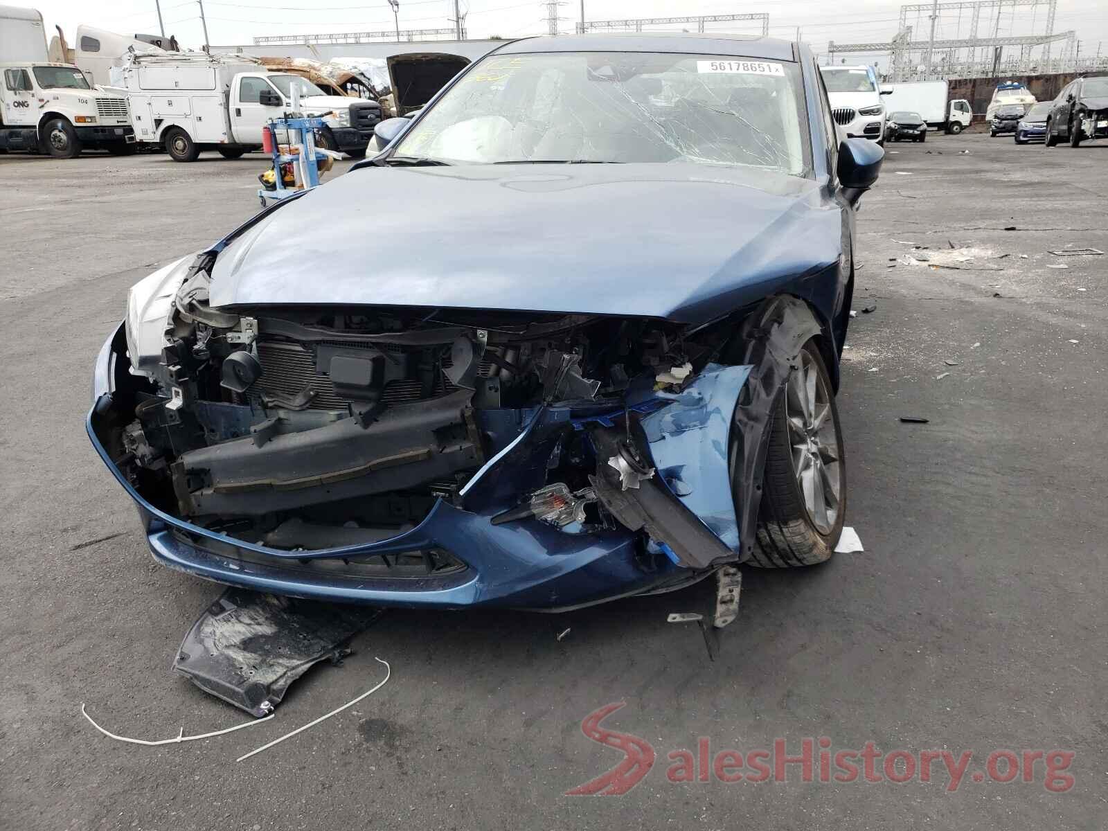 3MZBN1L35JM257687 2018 MAZDA 3