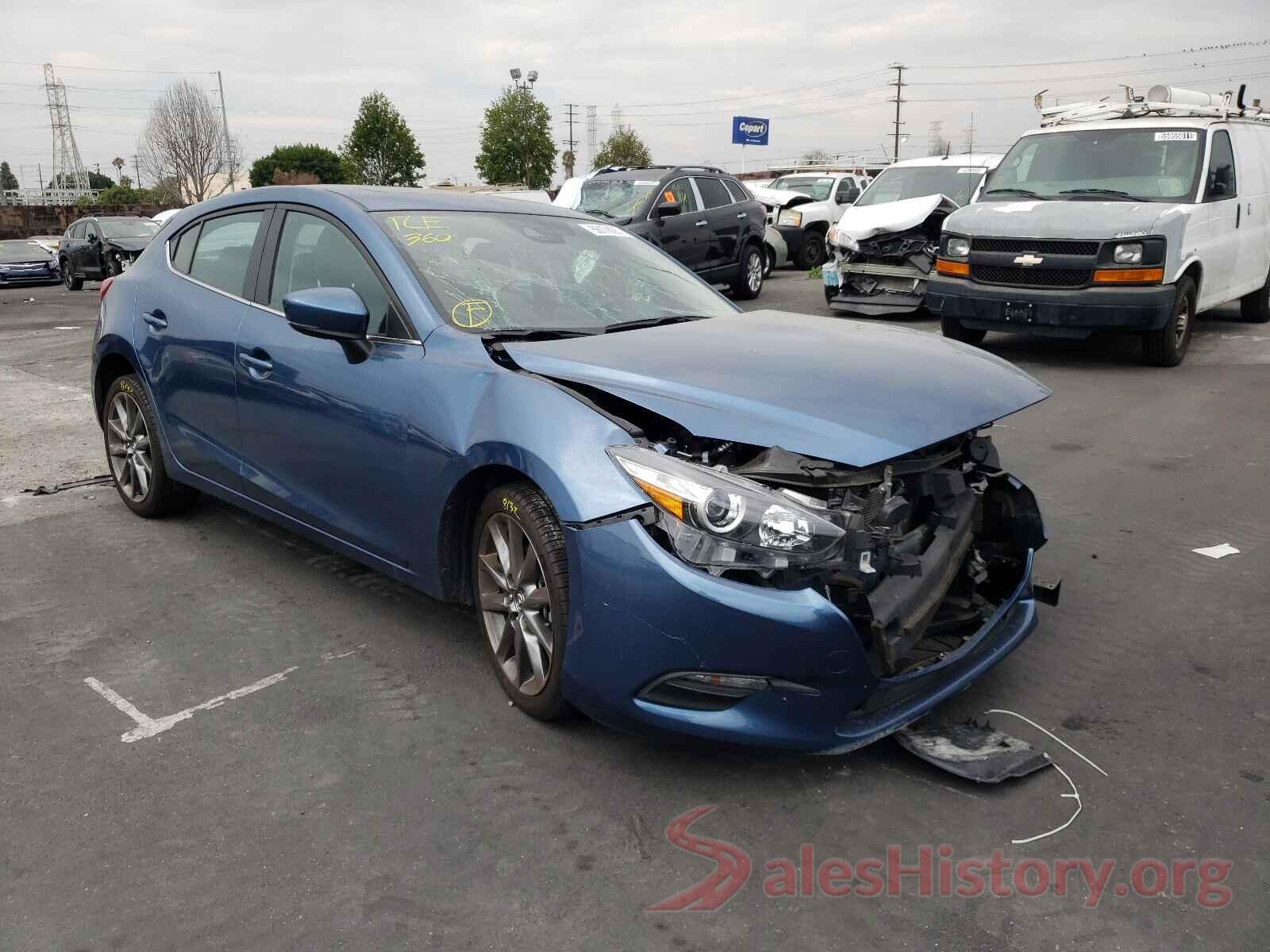 3MZBN1L35JM257687 2018 MAZDA 3