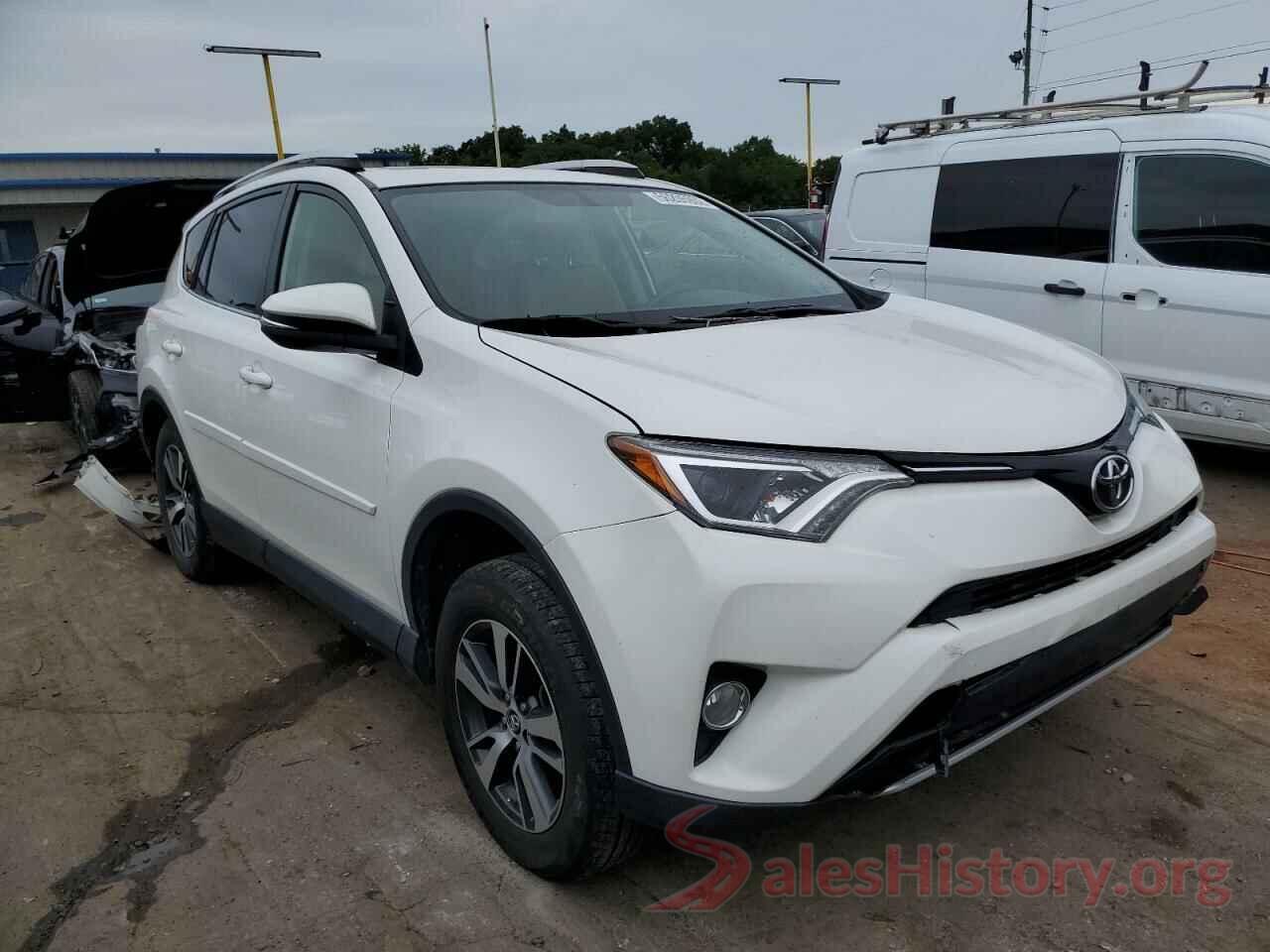 JTMRFREV7GJ098818 2016 TOYOTA RAV4