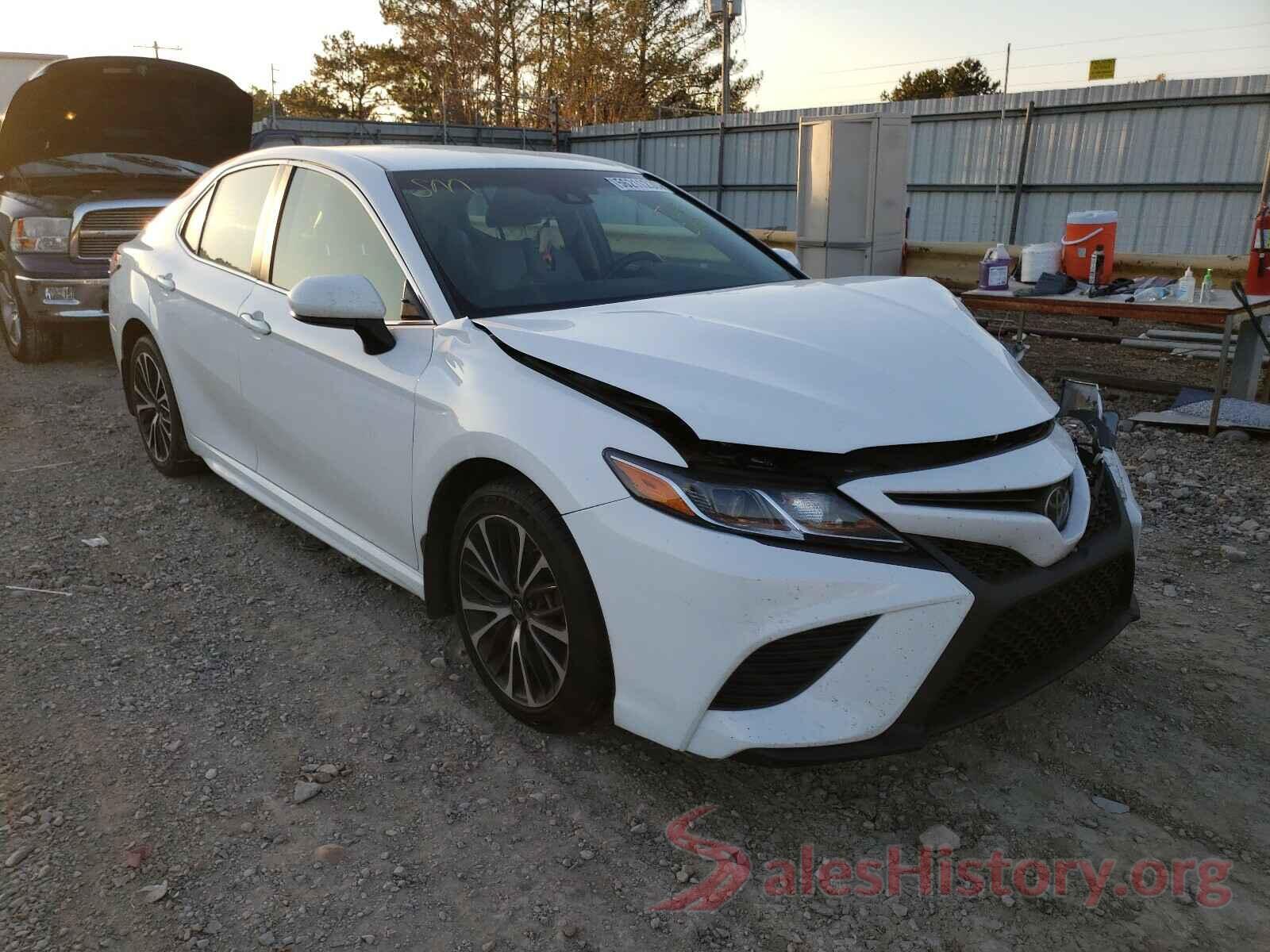 4T1B11HK3JU021738 2018 TOYOTA CAMRY