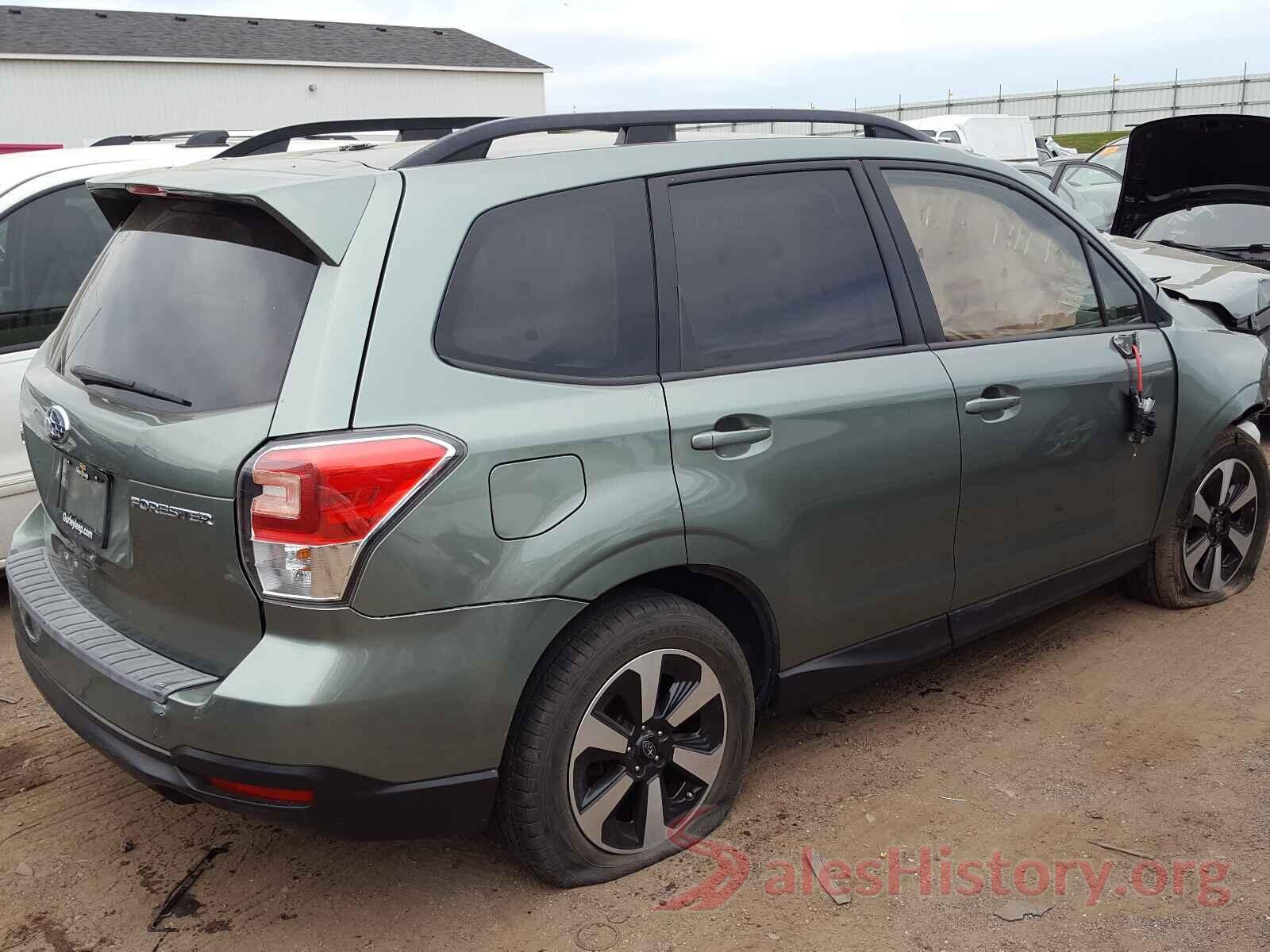 JF2SJAGC8JH403403 2018 SUBARU FORESTER